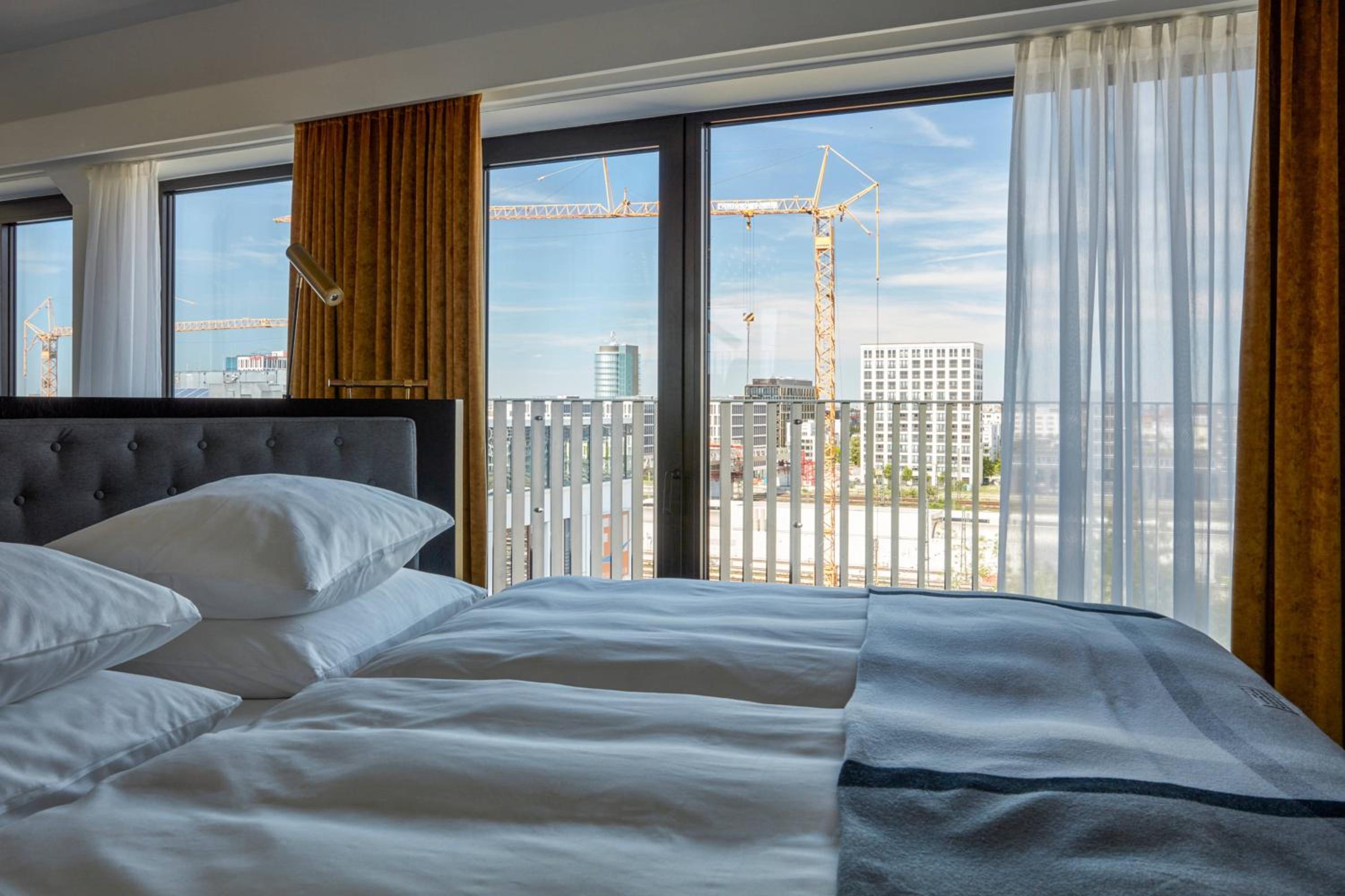 Deluxe Guest Room, Guest room, 1 King