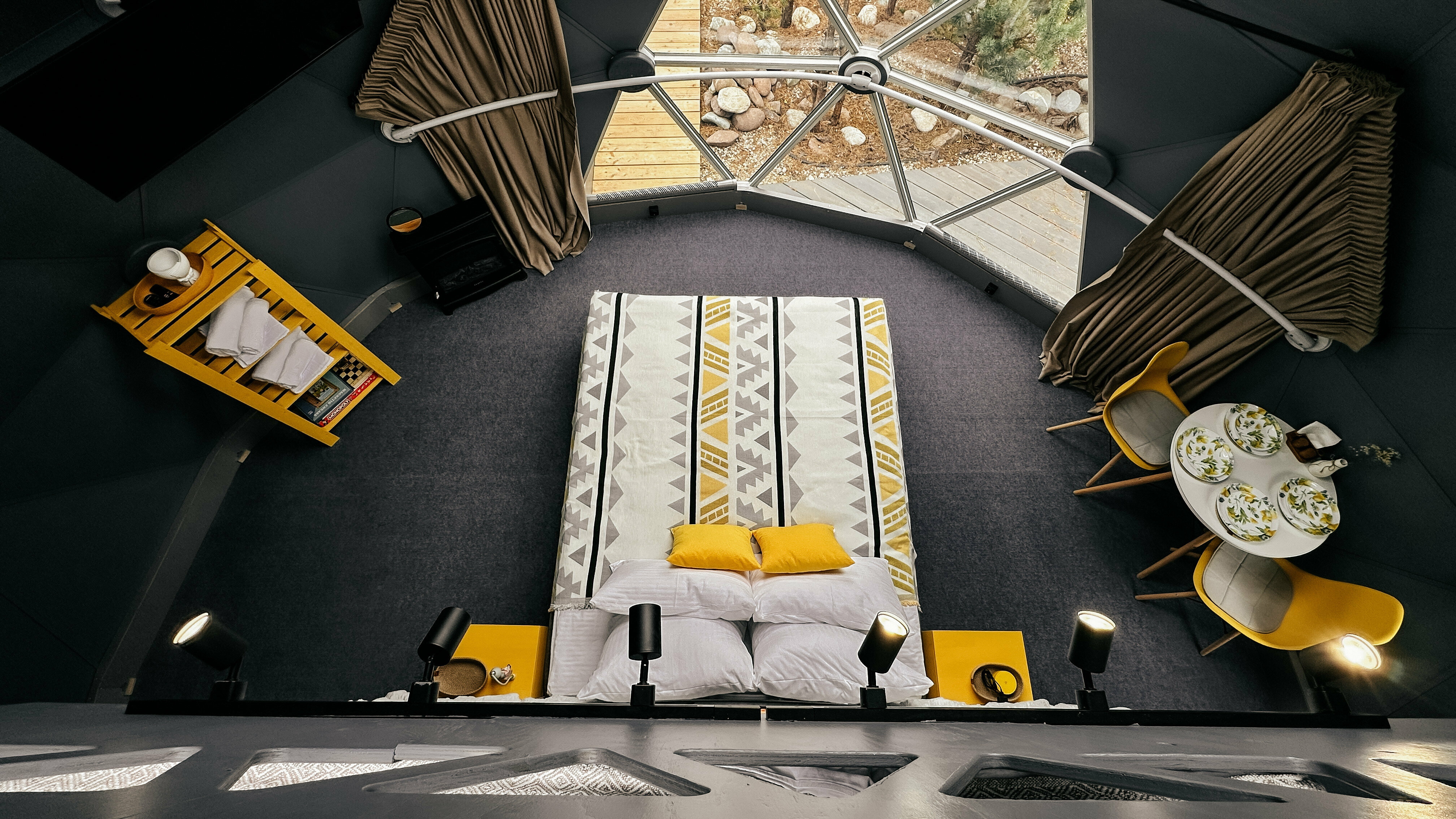 Купол Синий (2 взрослых максимум + 2 детей)