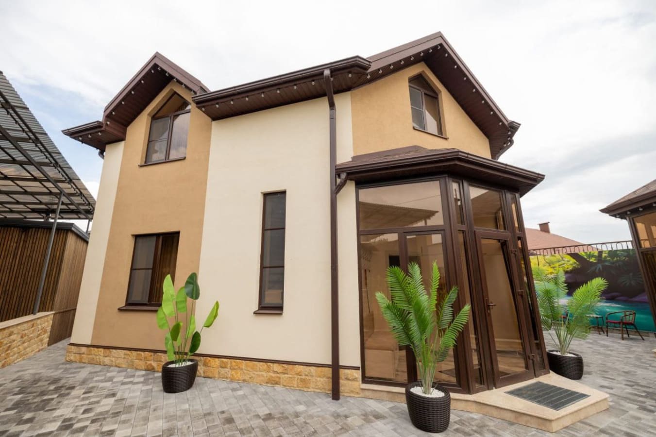 Коттедж с собственным бассейном