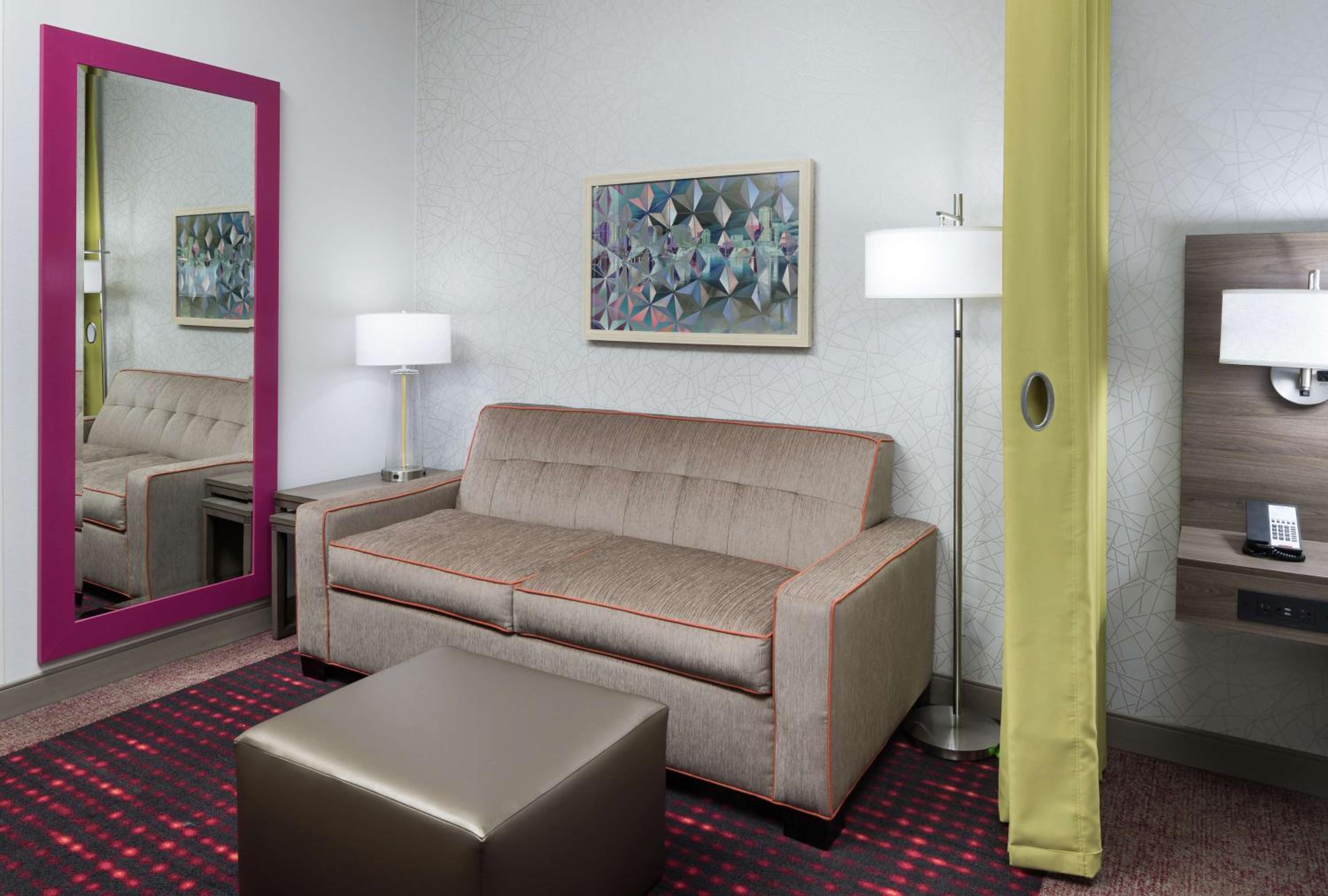 King Studio Suite - Hearing Access/Non-Smoking