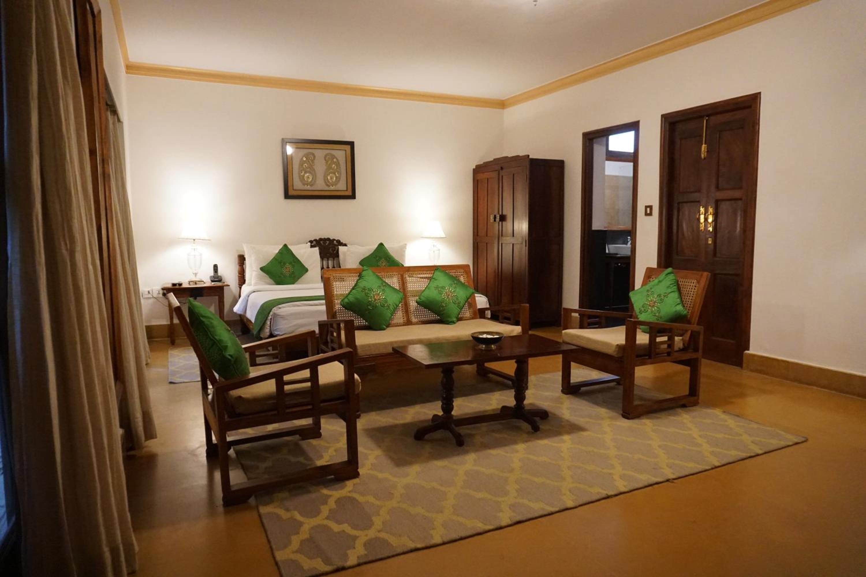 Heritage Suite with 20% discount on laundry (upto 5 pcs) | 10% discount on food and beverages