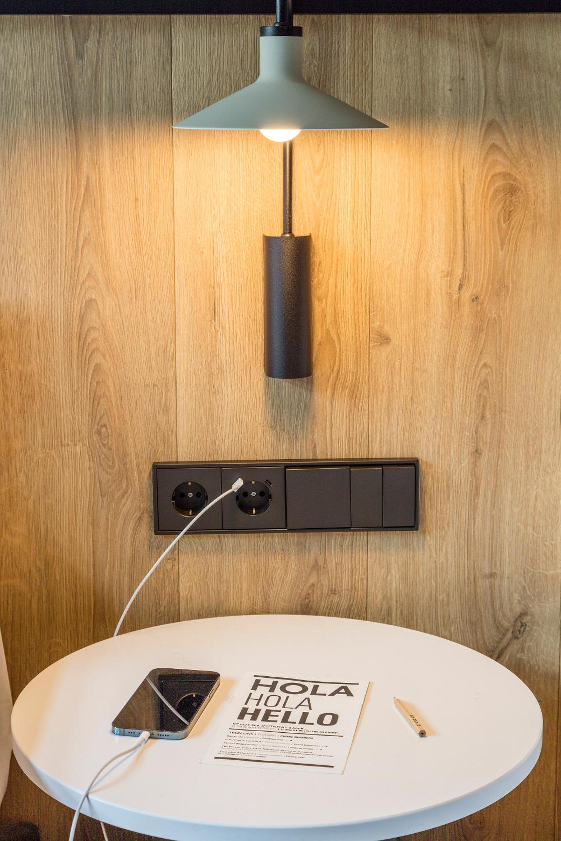 Family Room (2 Adults + 2 Children)