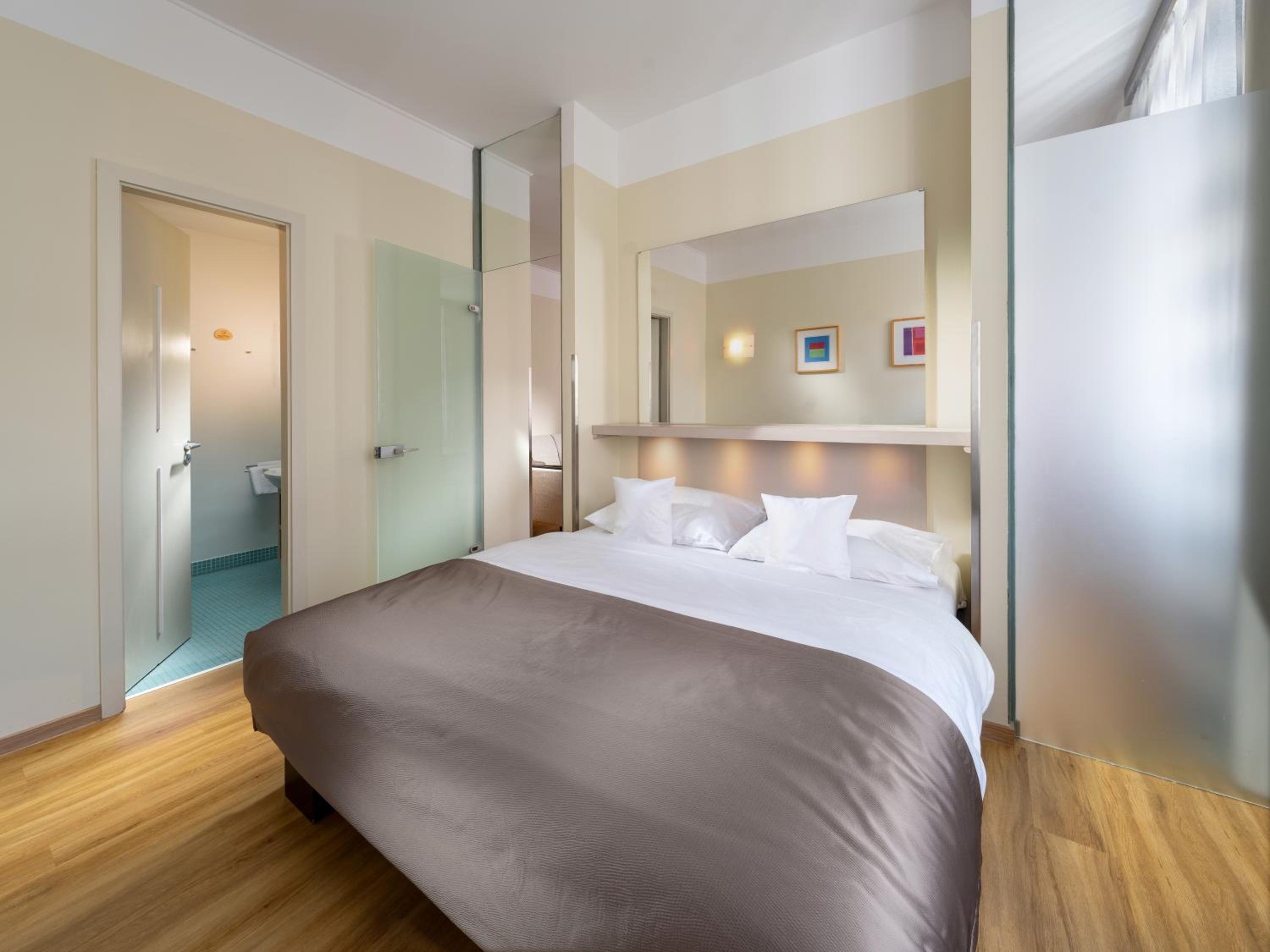 One Bedroom Business Apartment