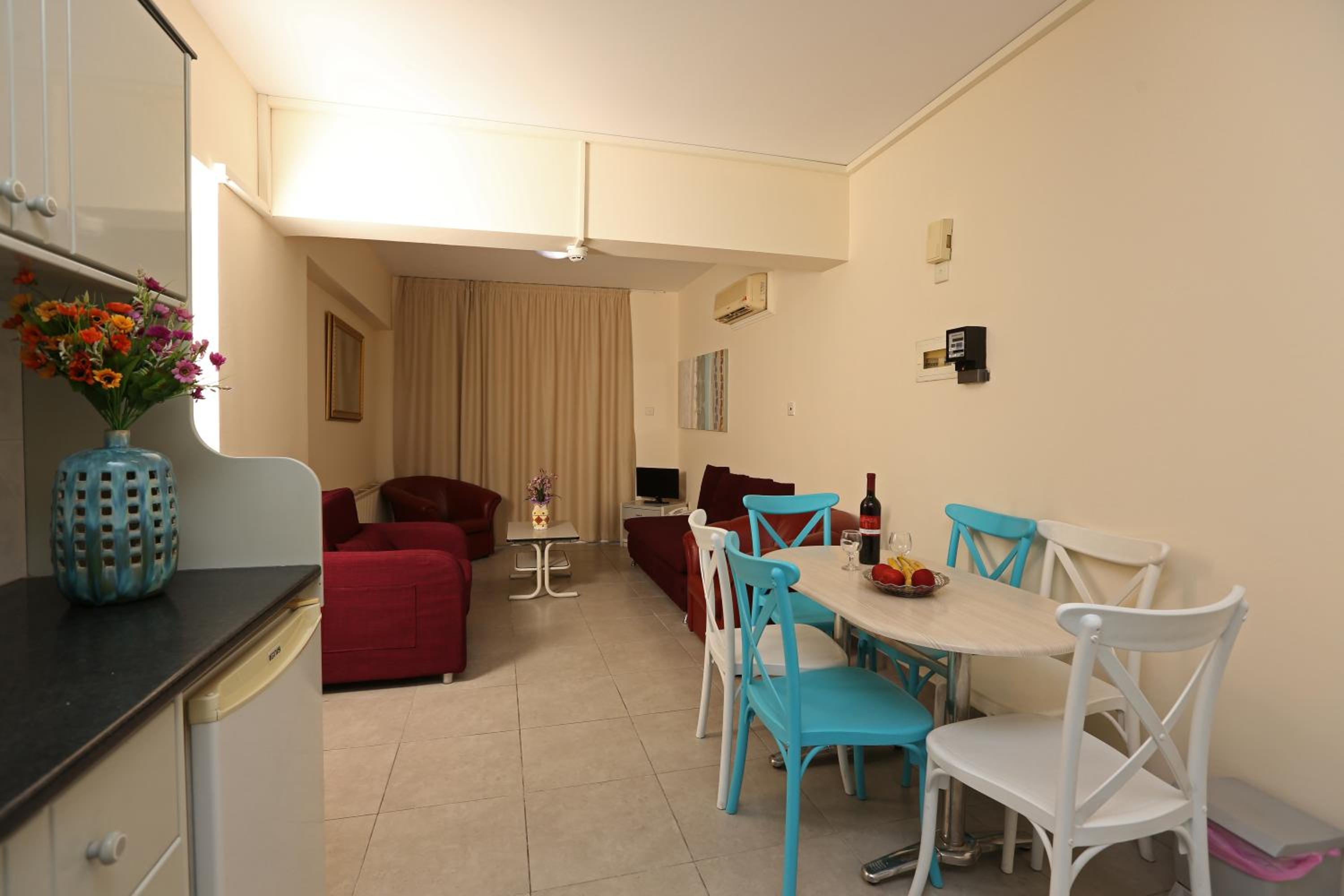 Two-Bedroom Apartment (4-6 Adults)