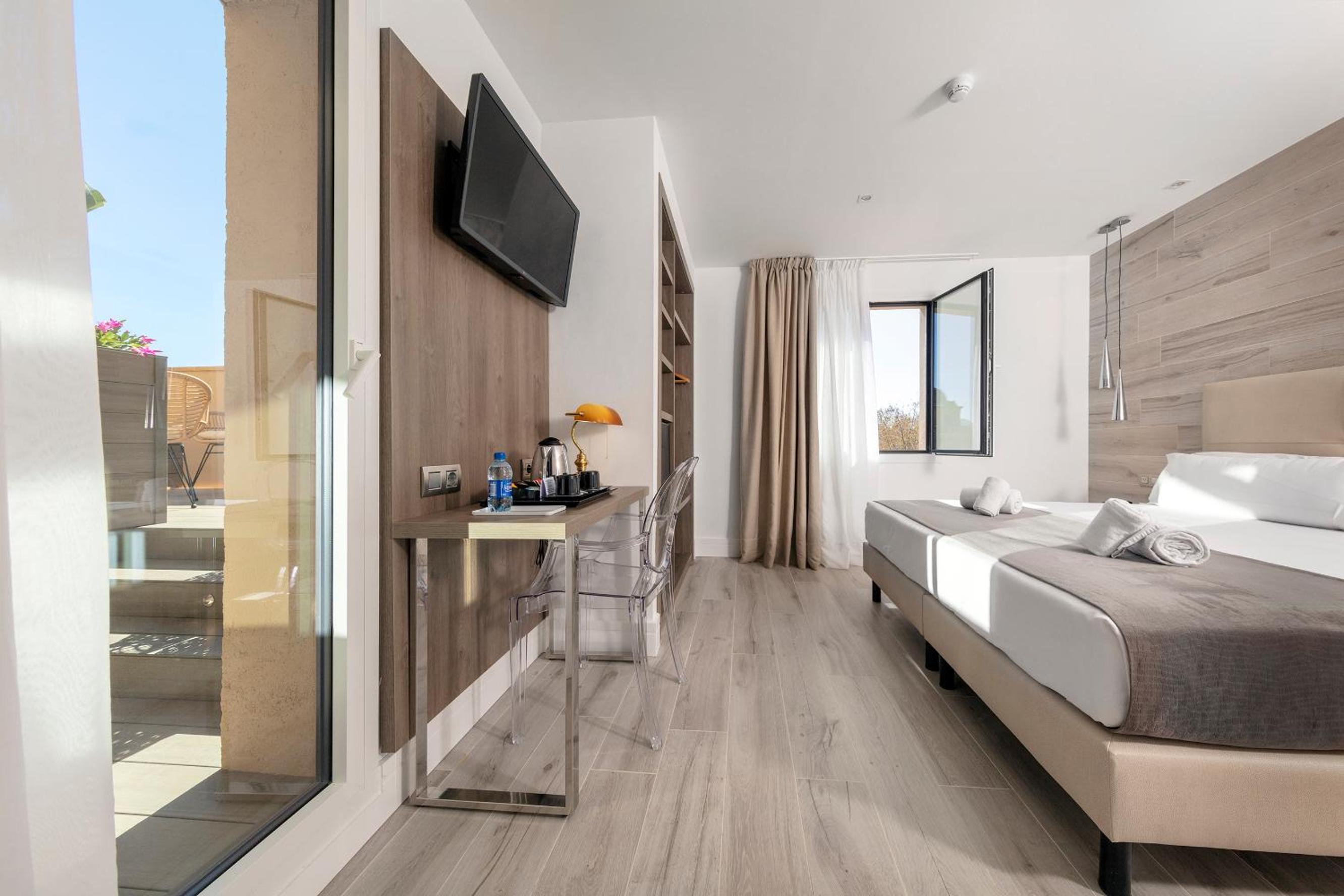 Superior Room with Terrace and Views