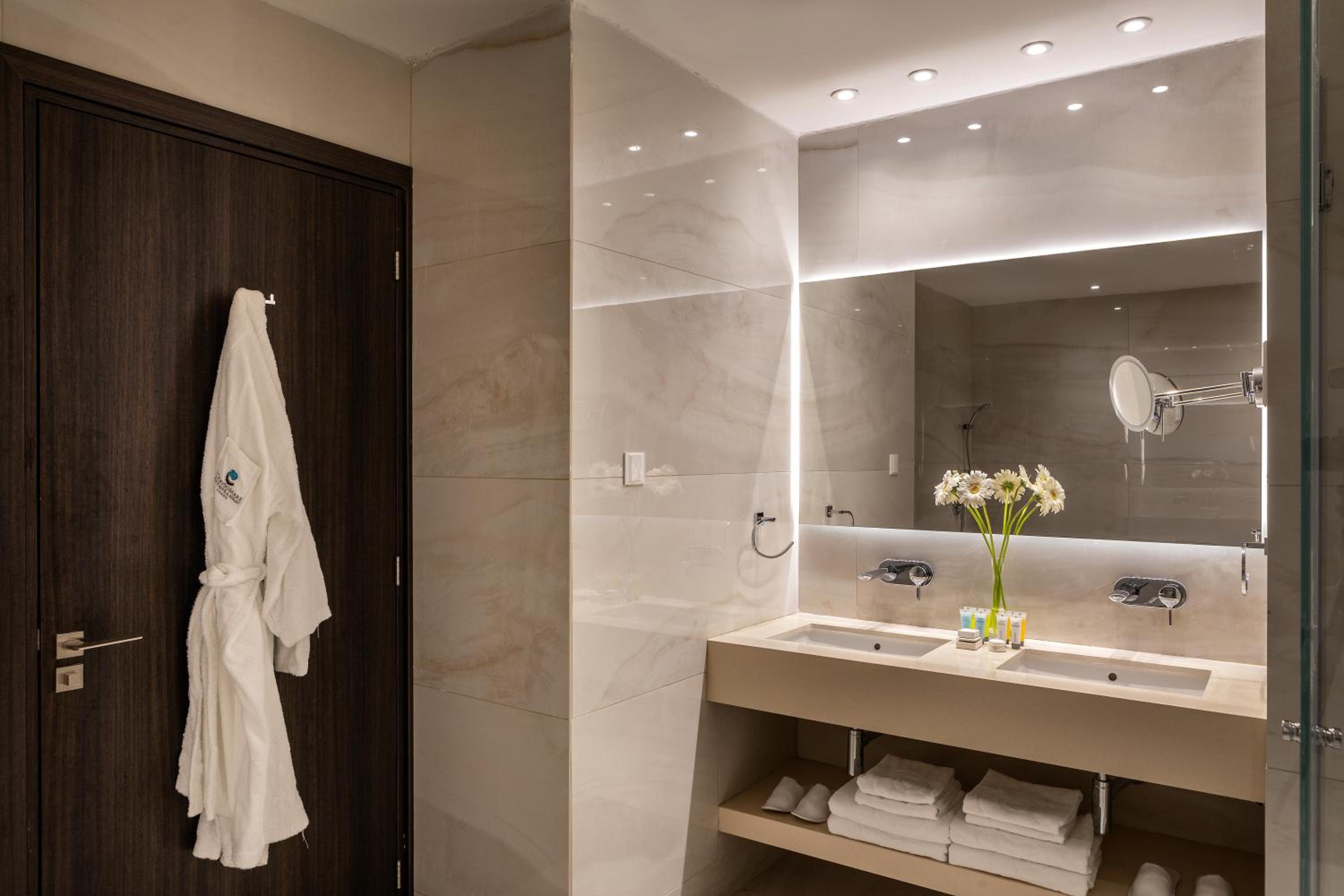 Suite Front Sea View