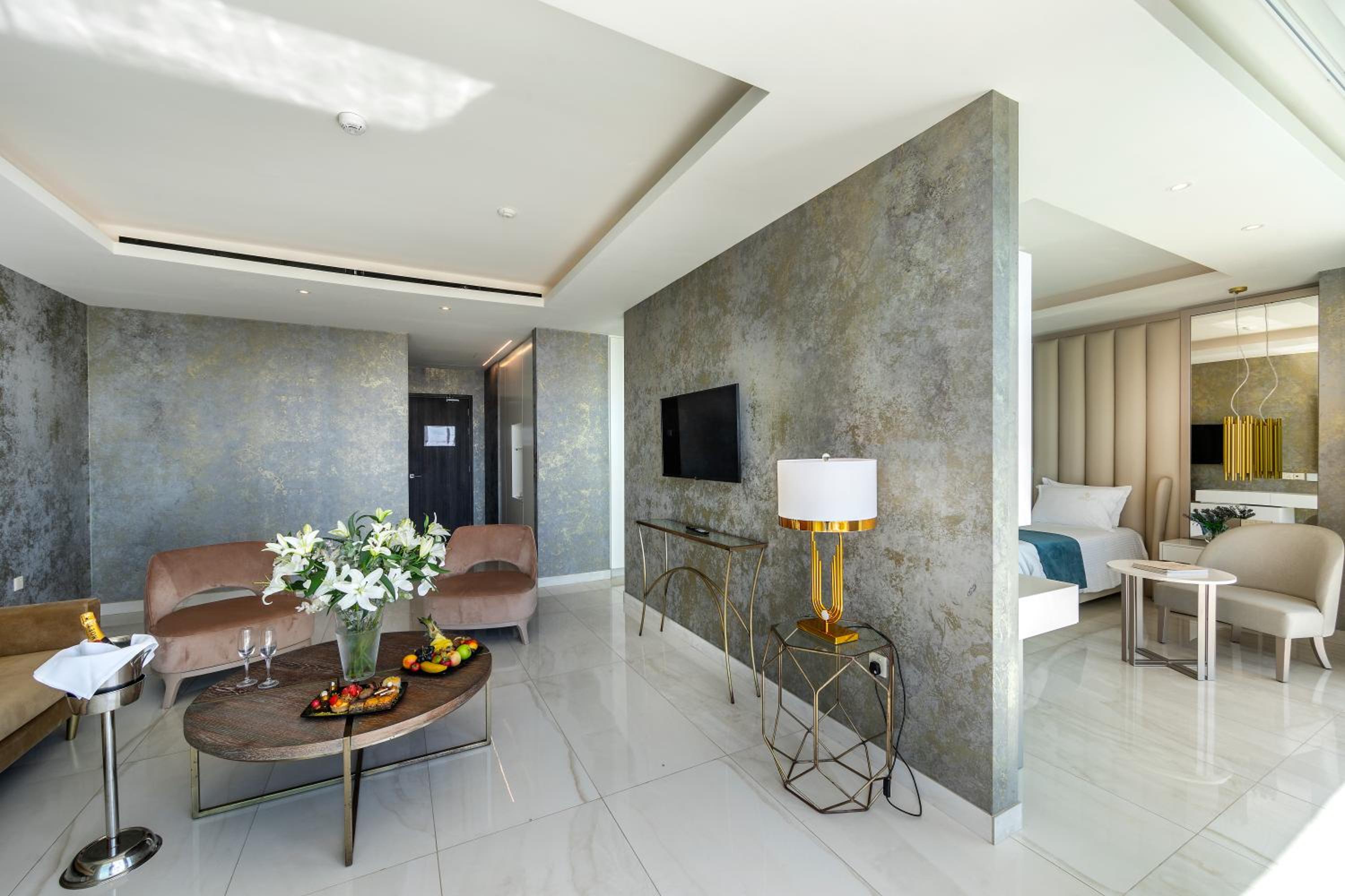 Suite Front Sea View