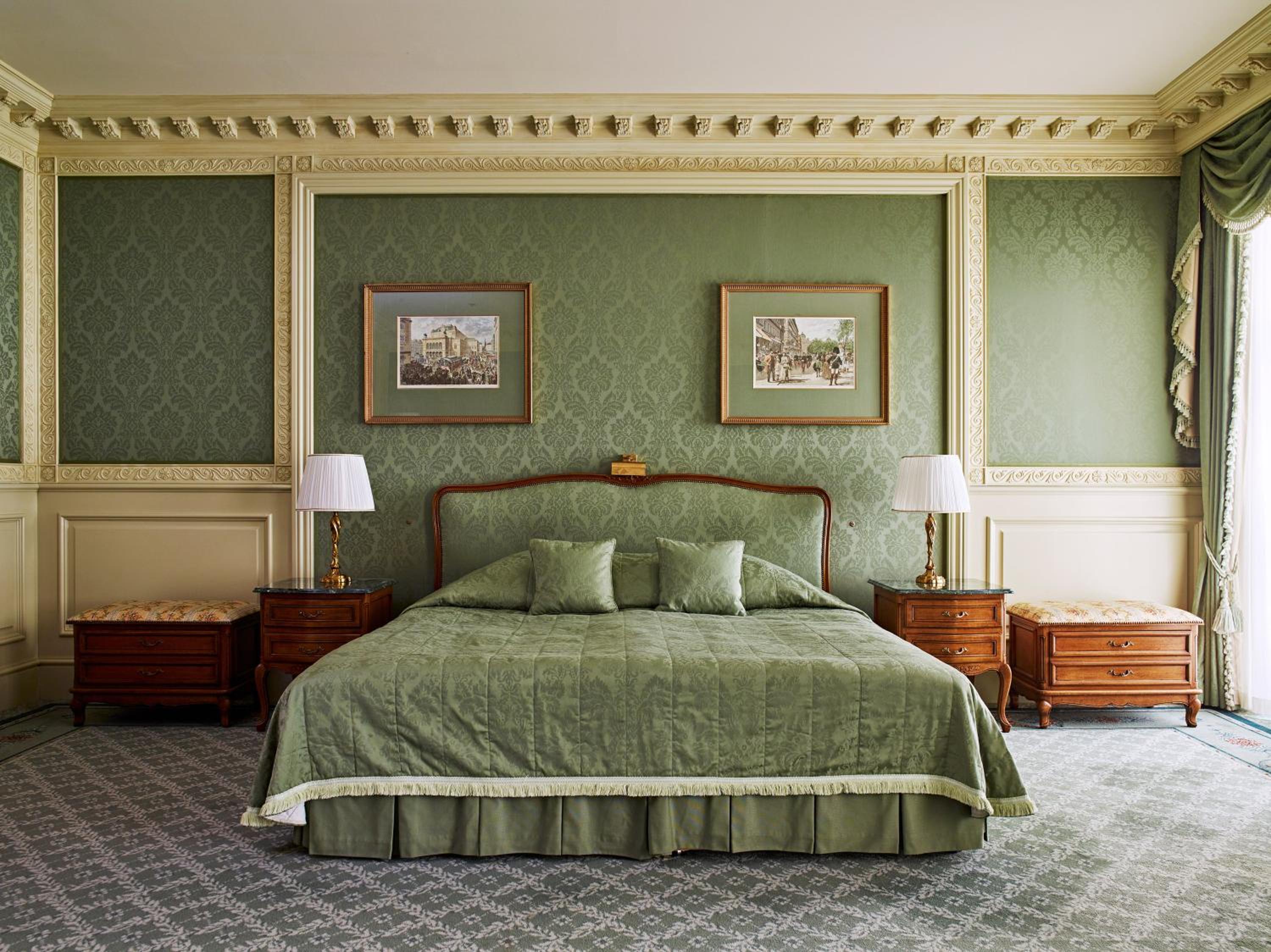 Grand King Room with Ring Boulevard View