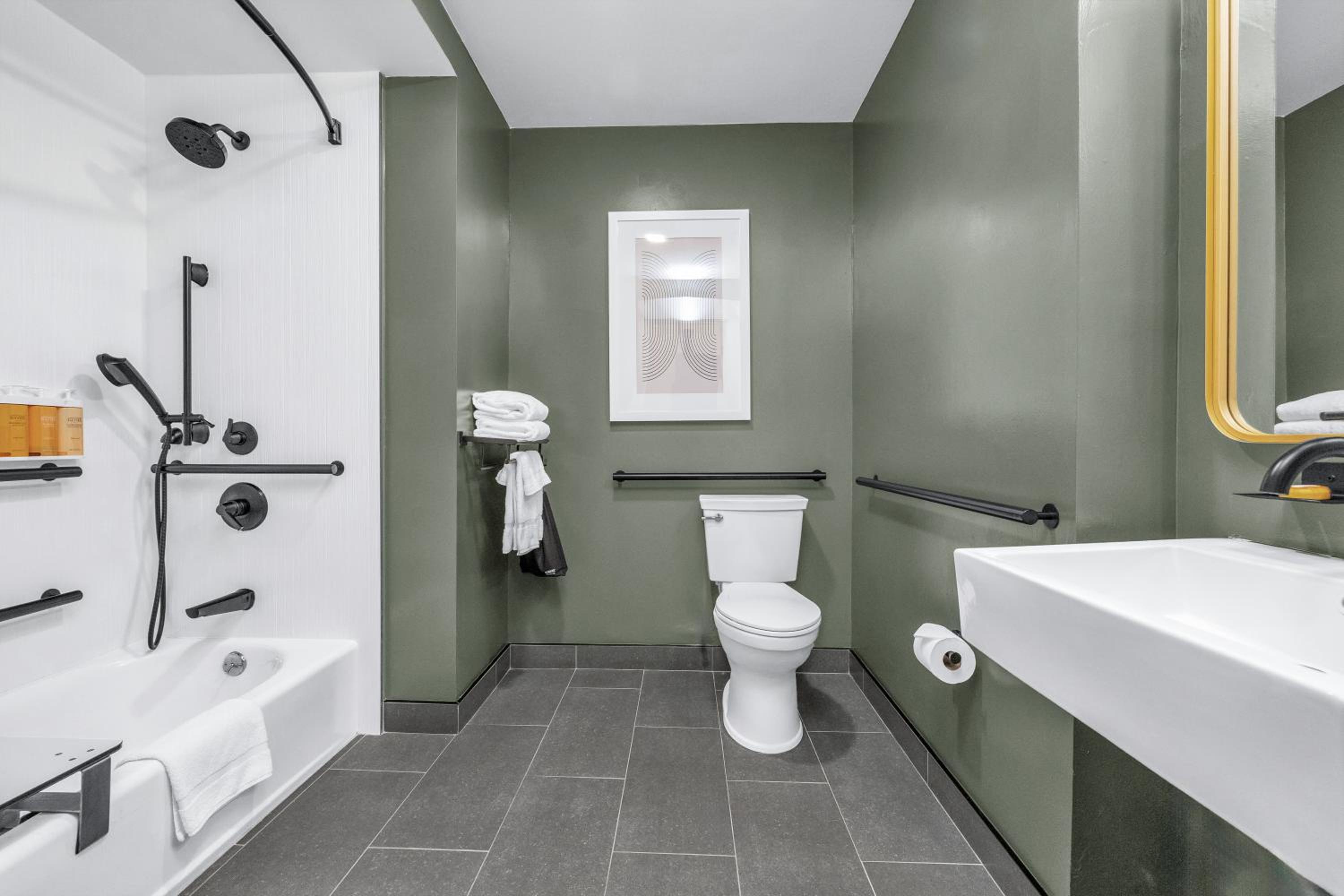 Queen Room - Disability Access