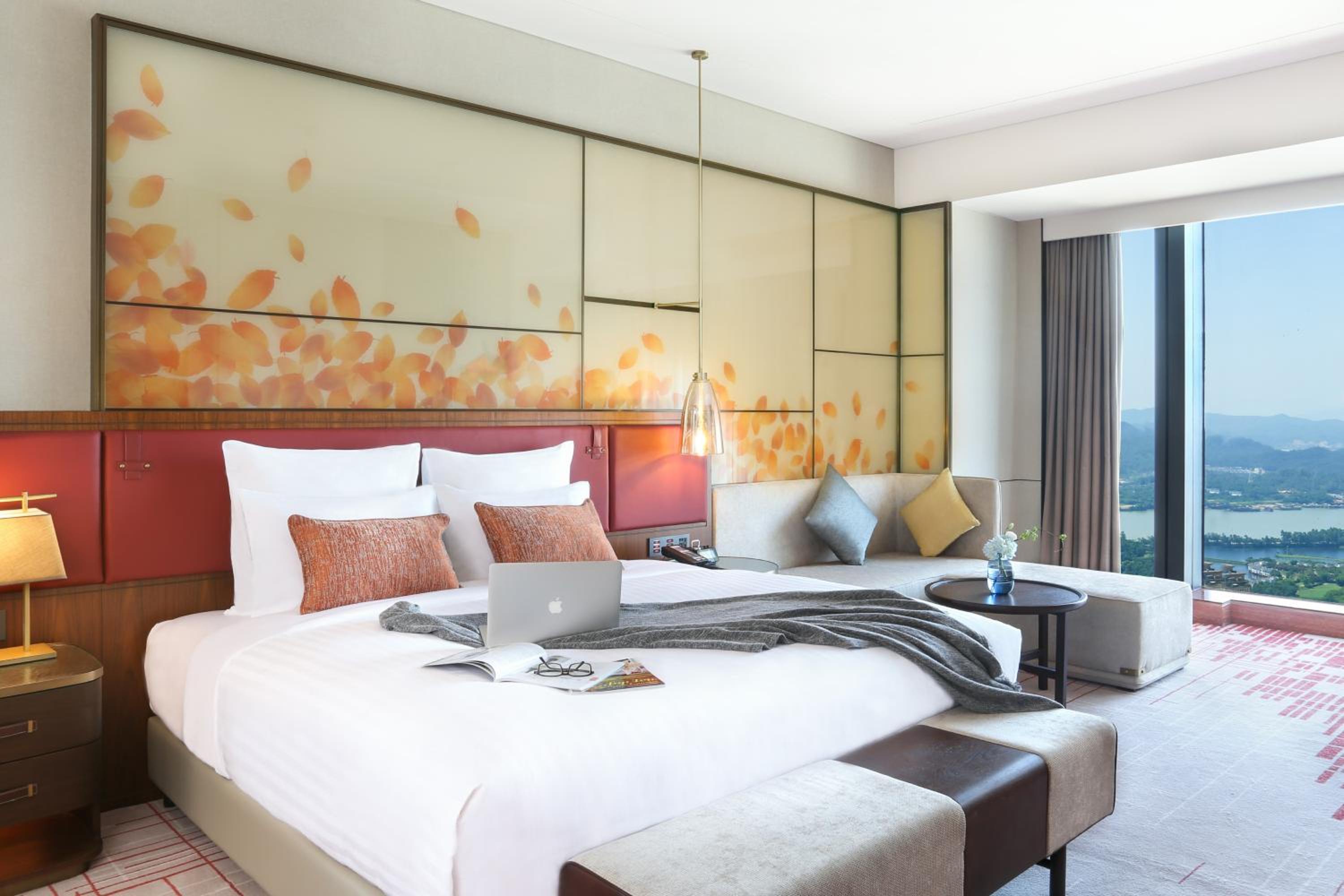 Deluxe King Room with River View - High Floor