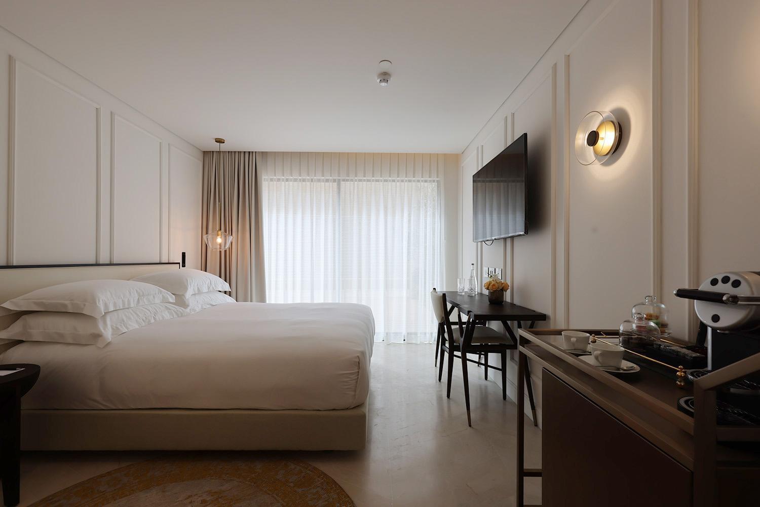 Superior Room with One King Bed or Twin Beds