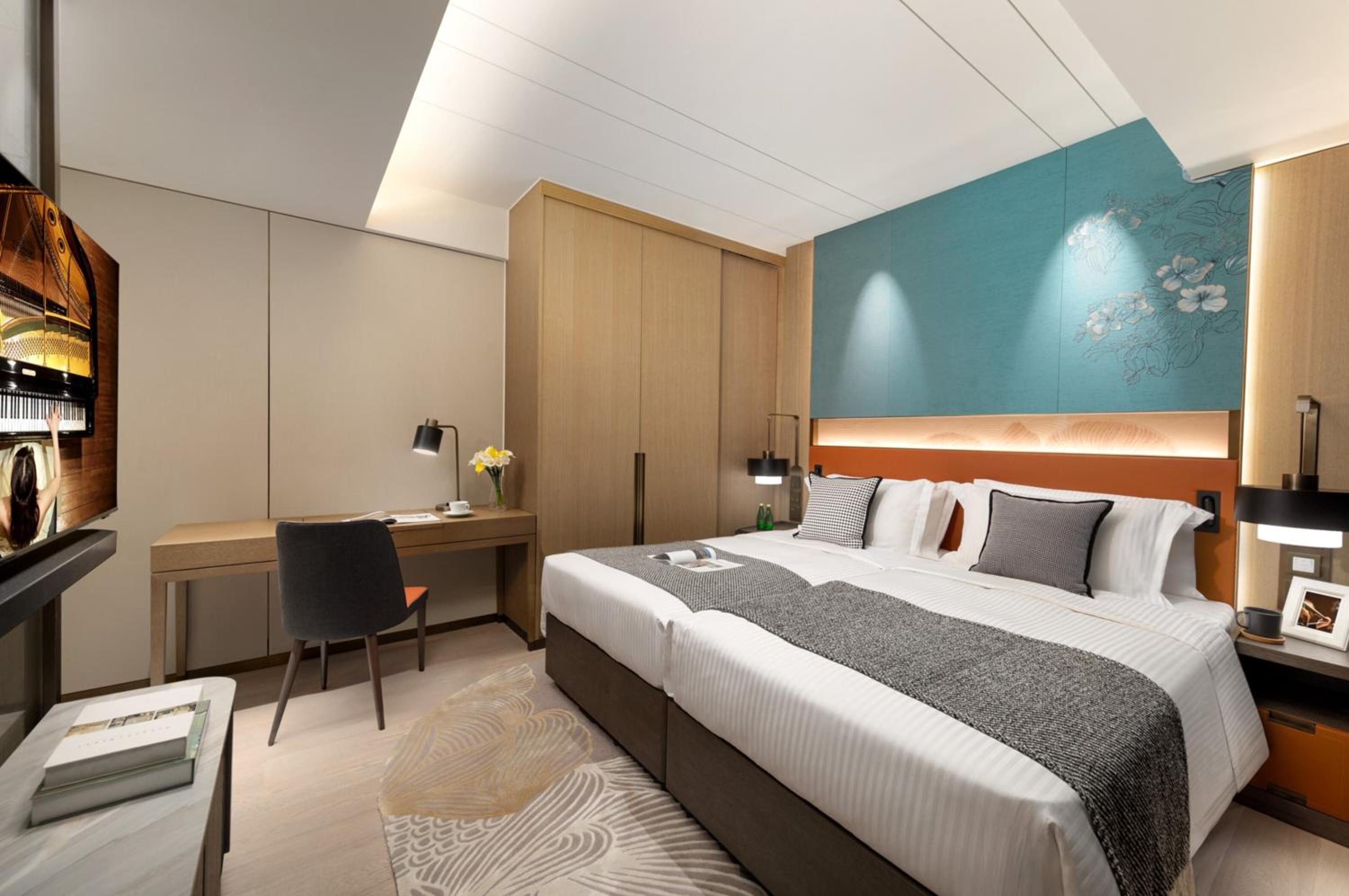 Studio Executive Twin