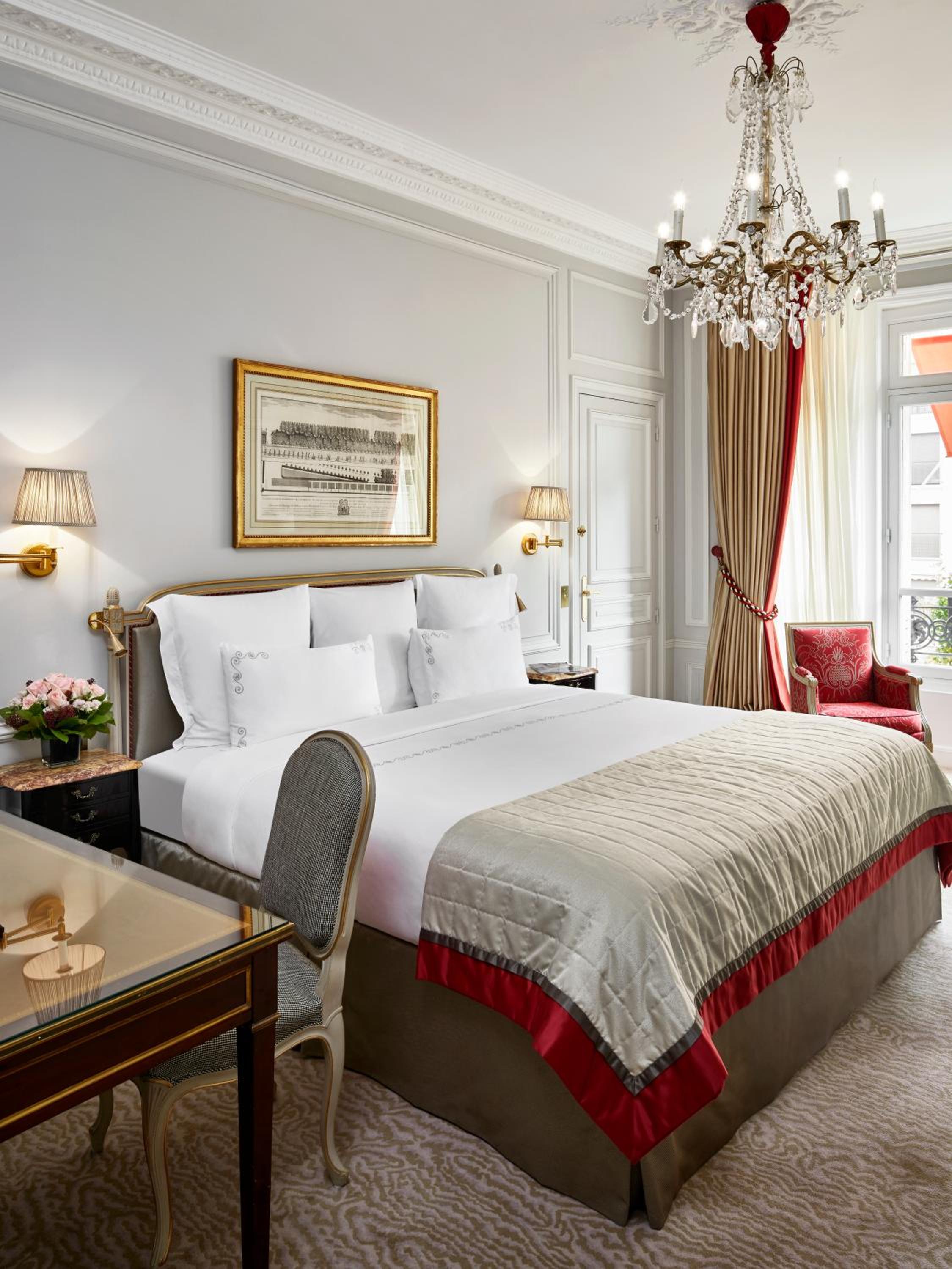 Deluxe Room, avenue Montaigne view 