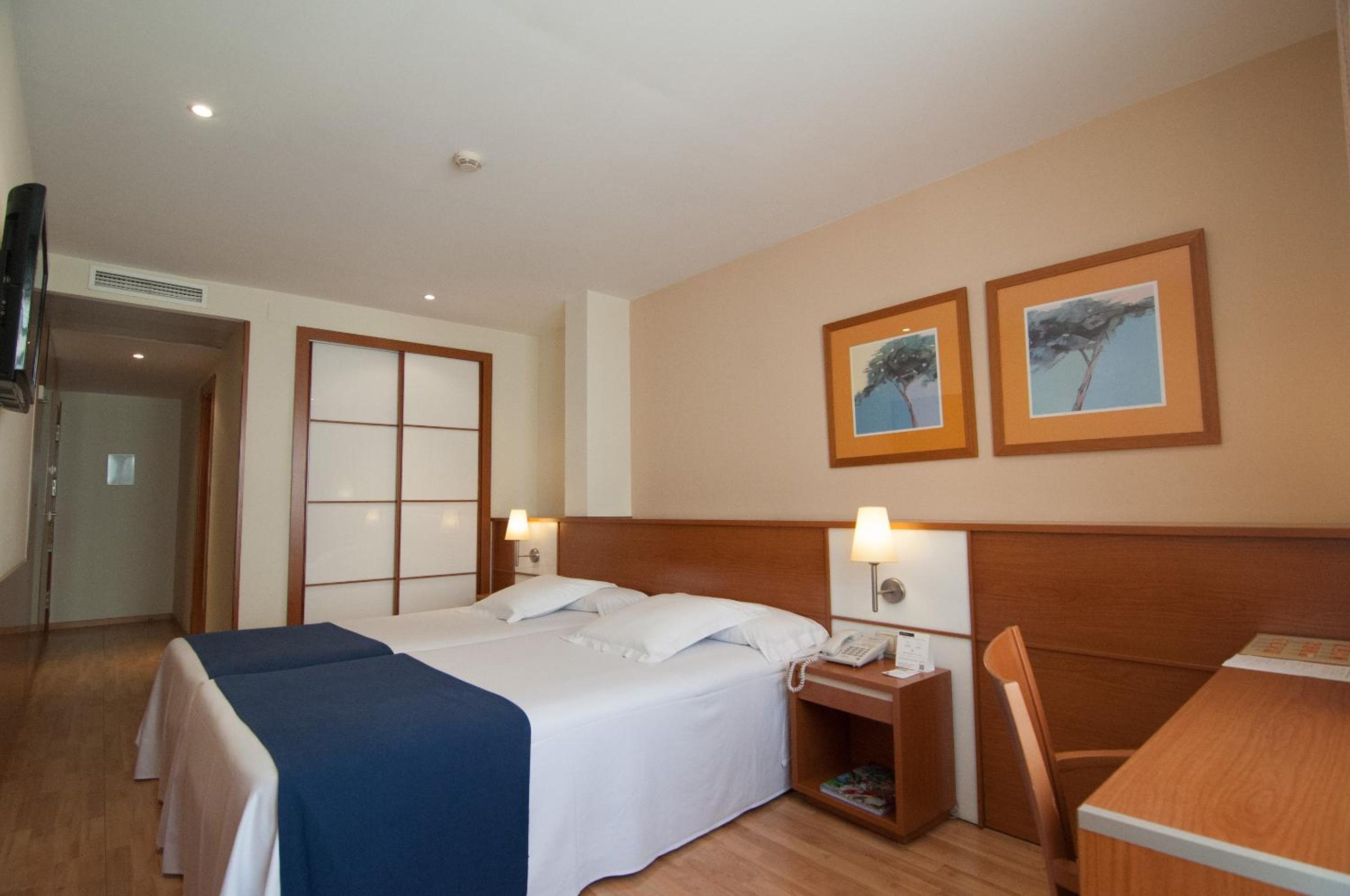 Deluxe Room (2 Adults)