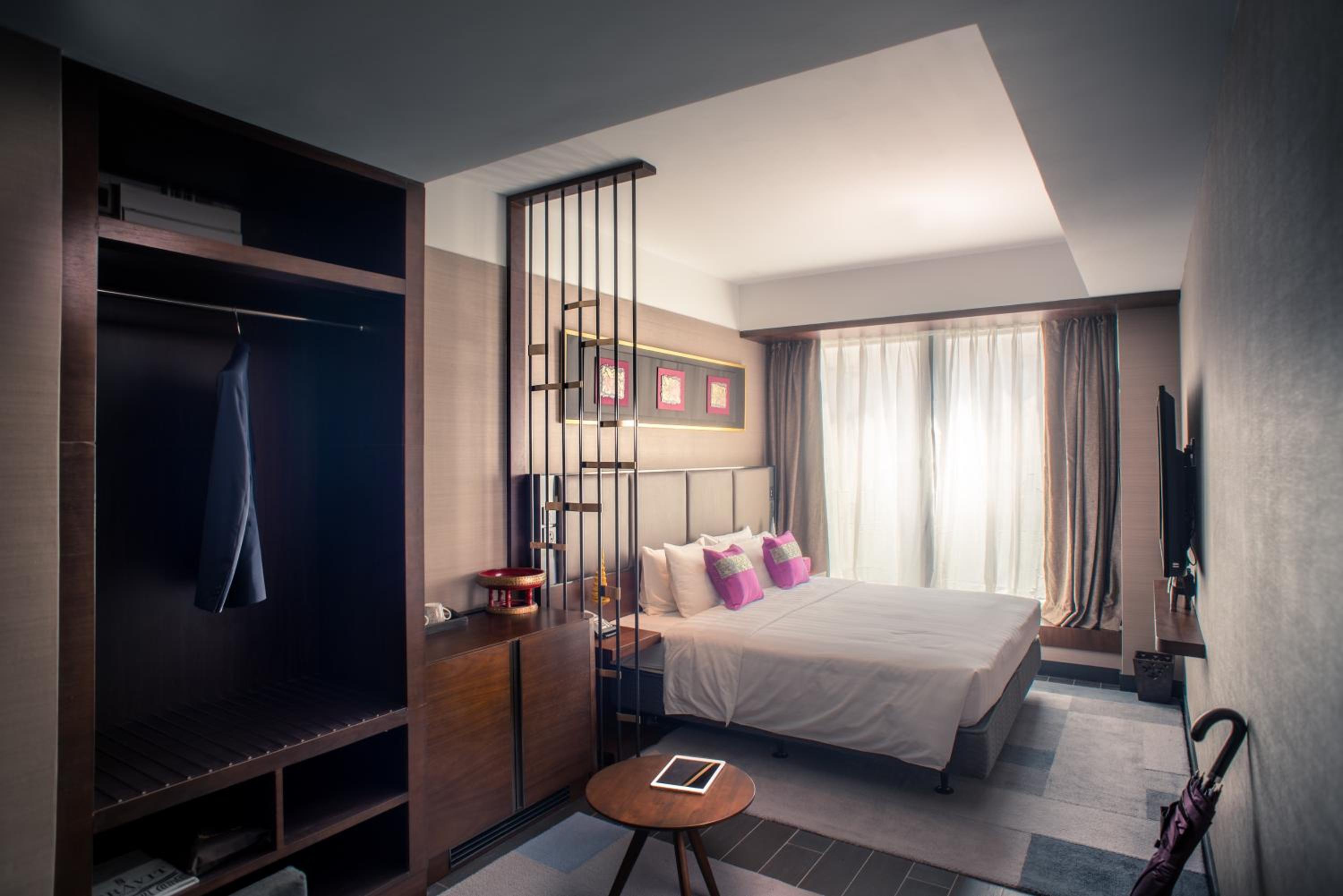 Premier King Room with Sofa Bed