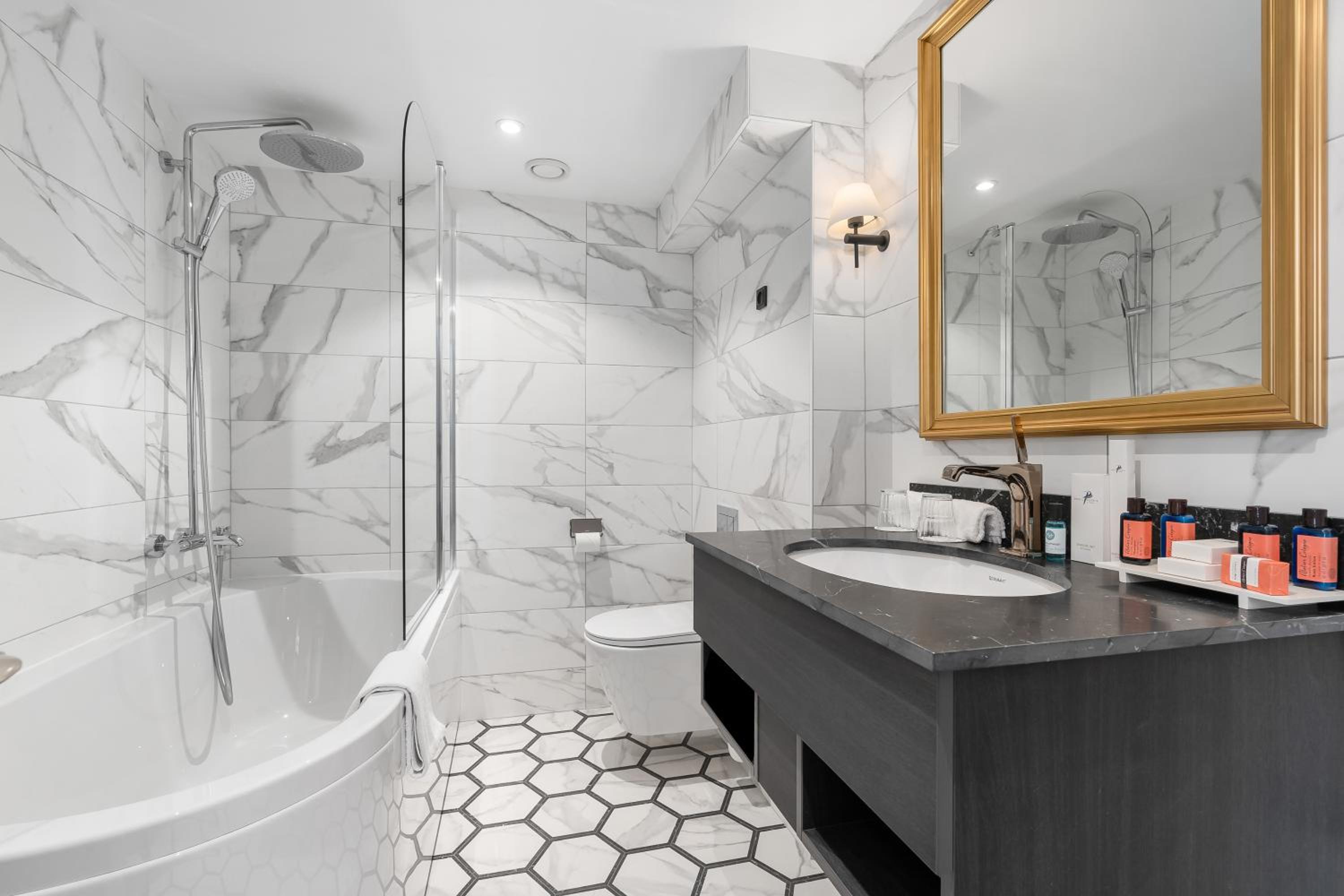 Junior Suite (2 Adults)