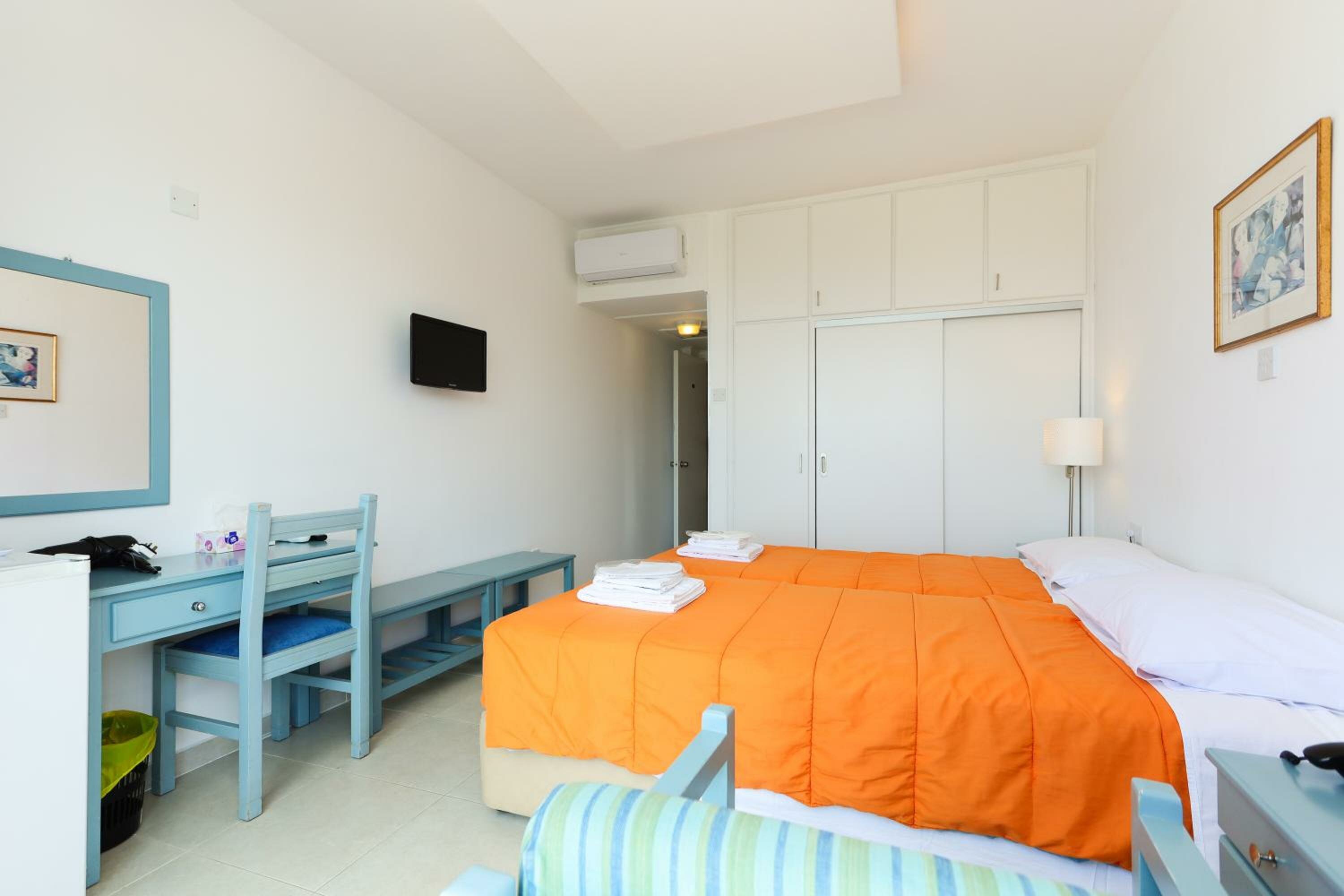 Double or Twin Room with Sea View