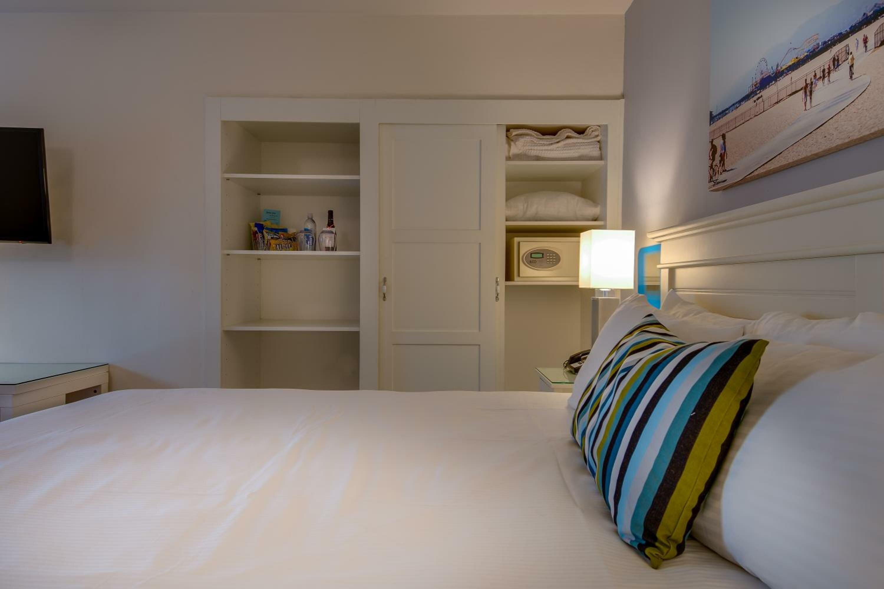 One Bedroom with Kitchenette