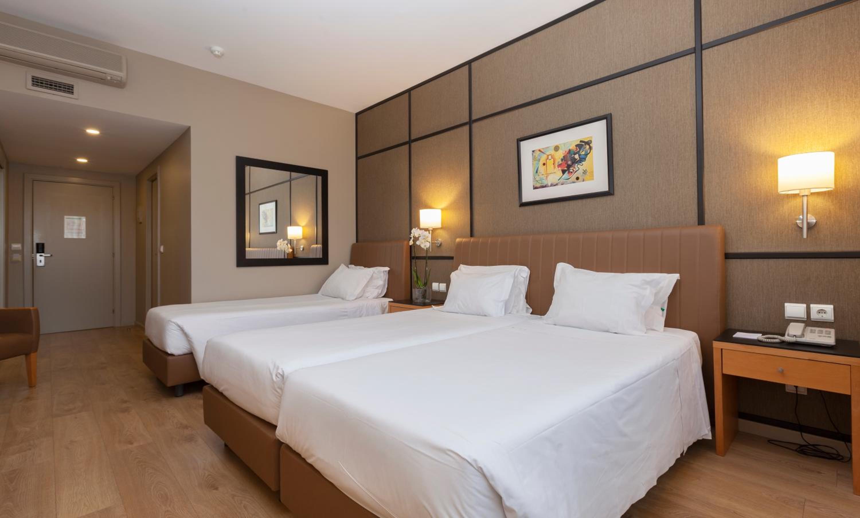 Standard Twin Room with Extra Bed