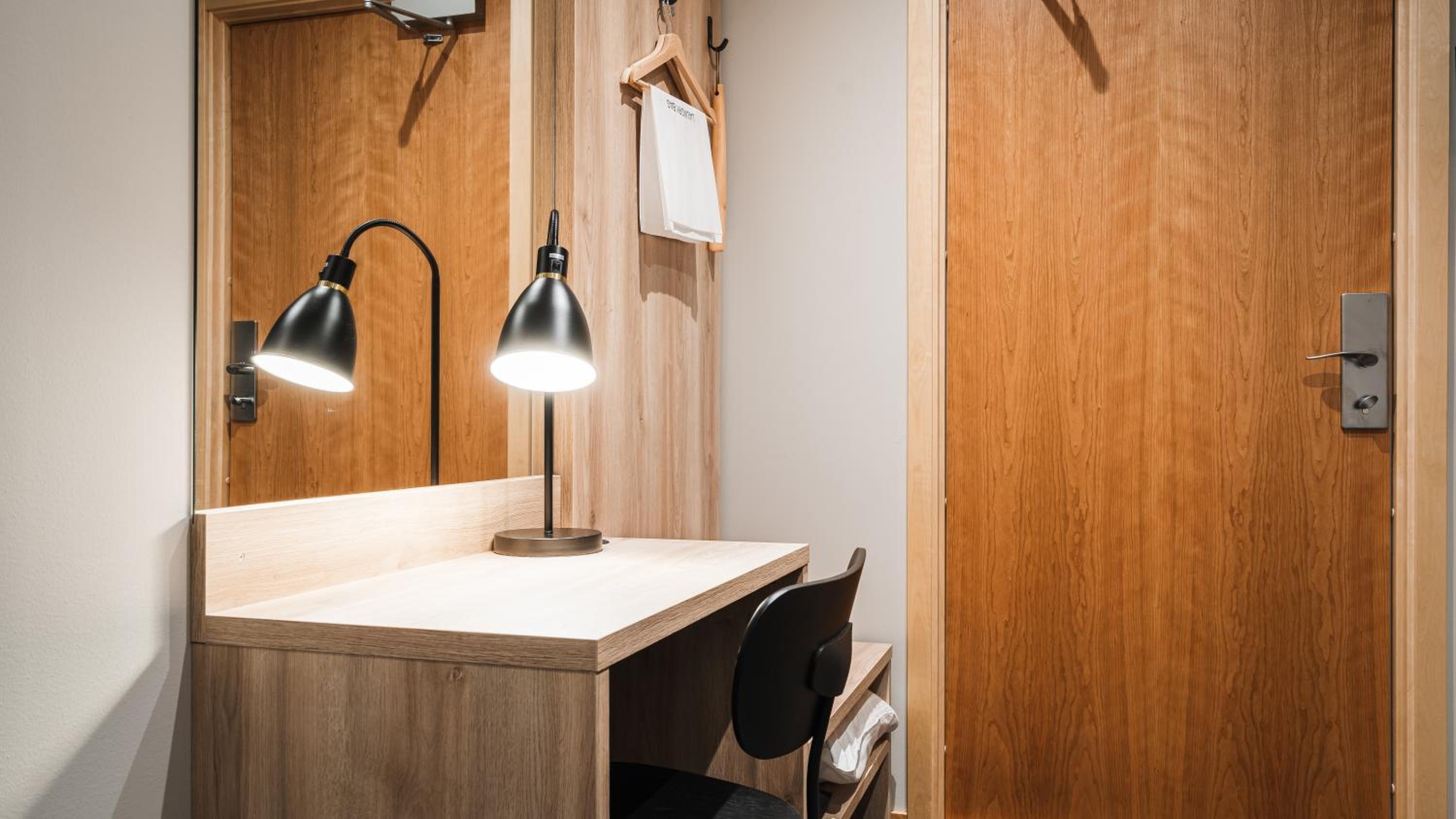 Compact Single (no window)