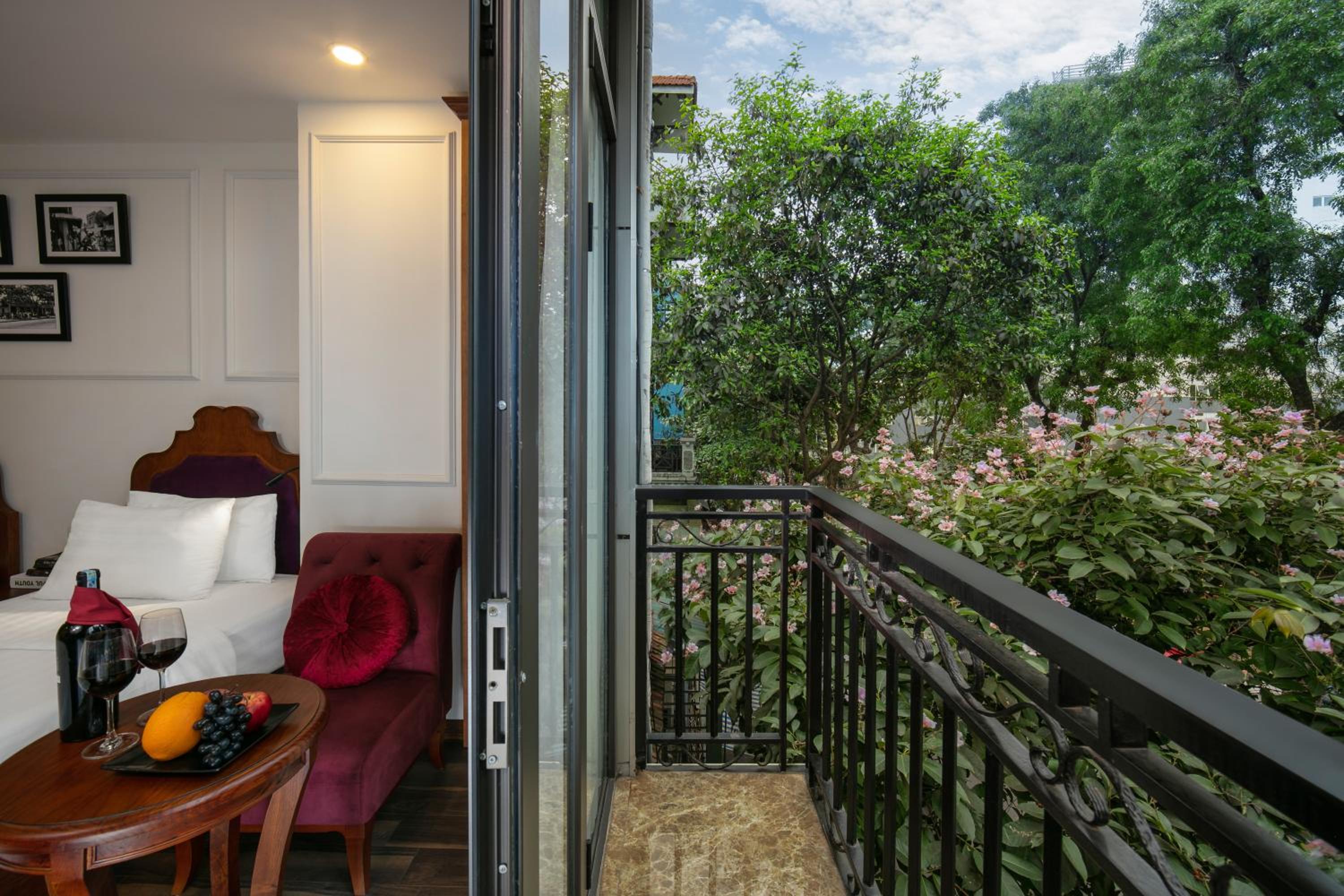 Junior Suite with Balcony