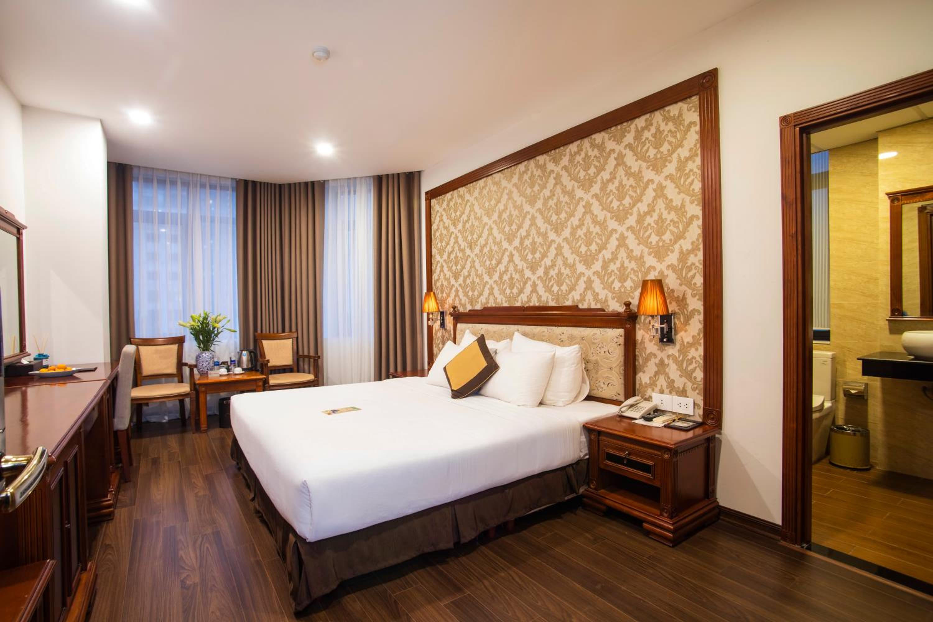 Deluxe Double or Twin Room with City View