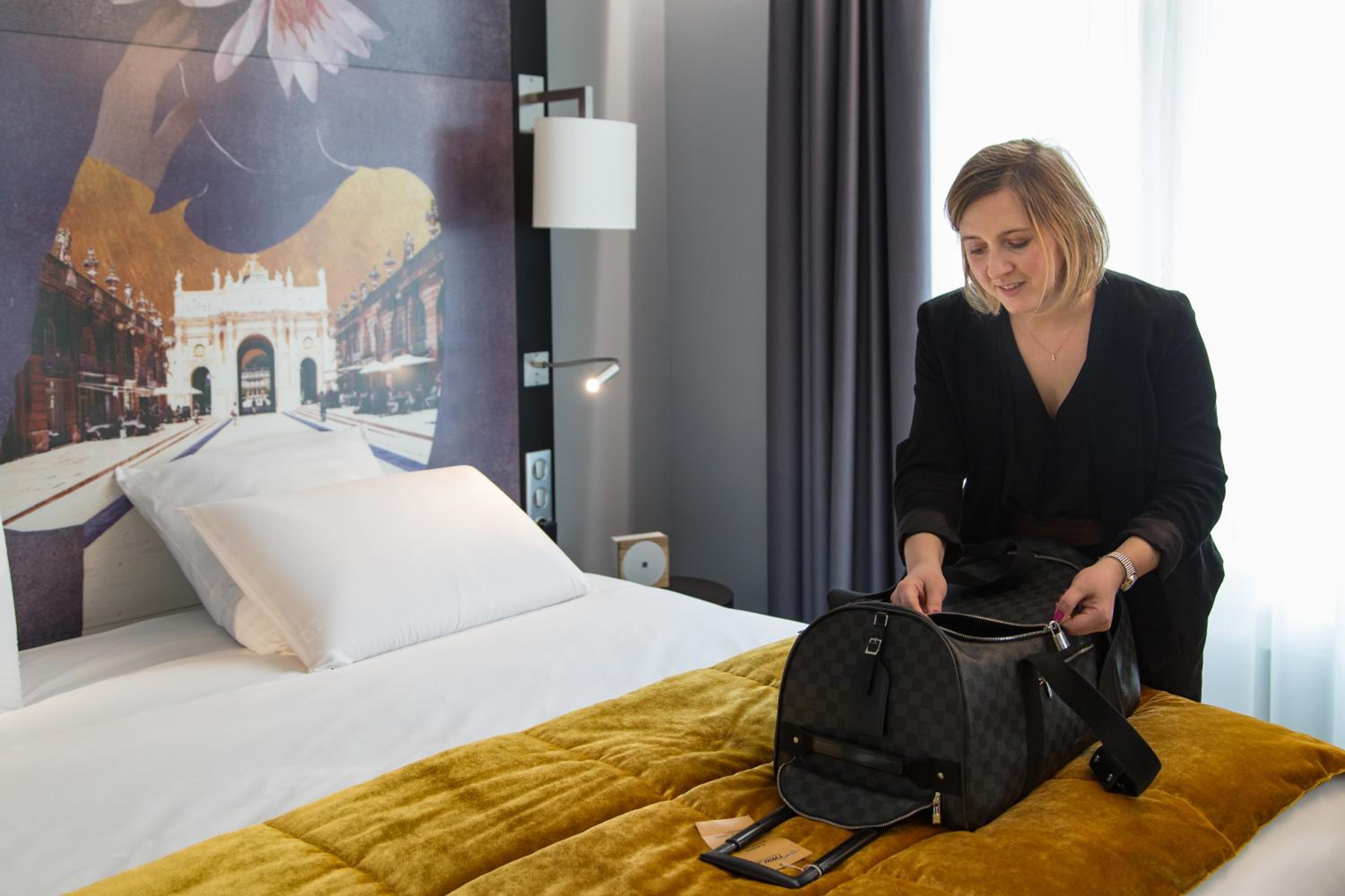 Privilege King Room with Sofa Bed