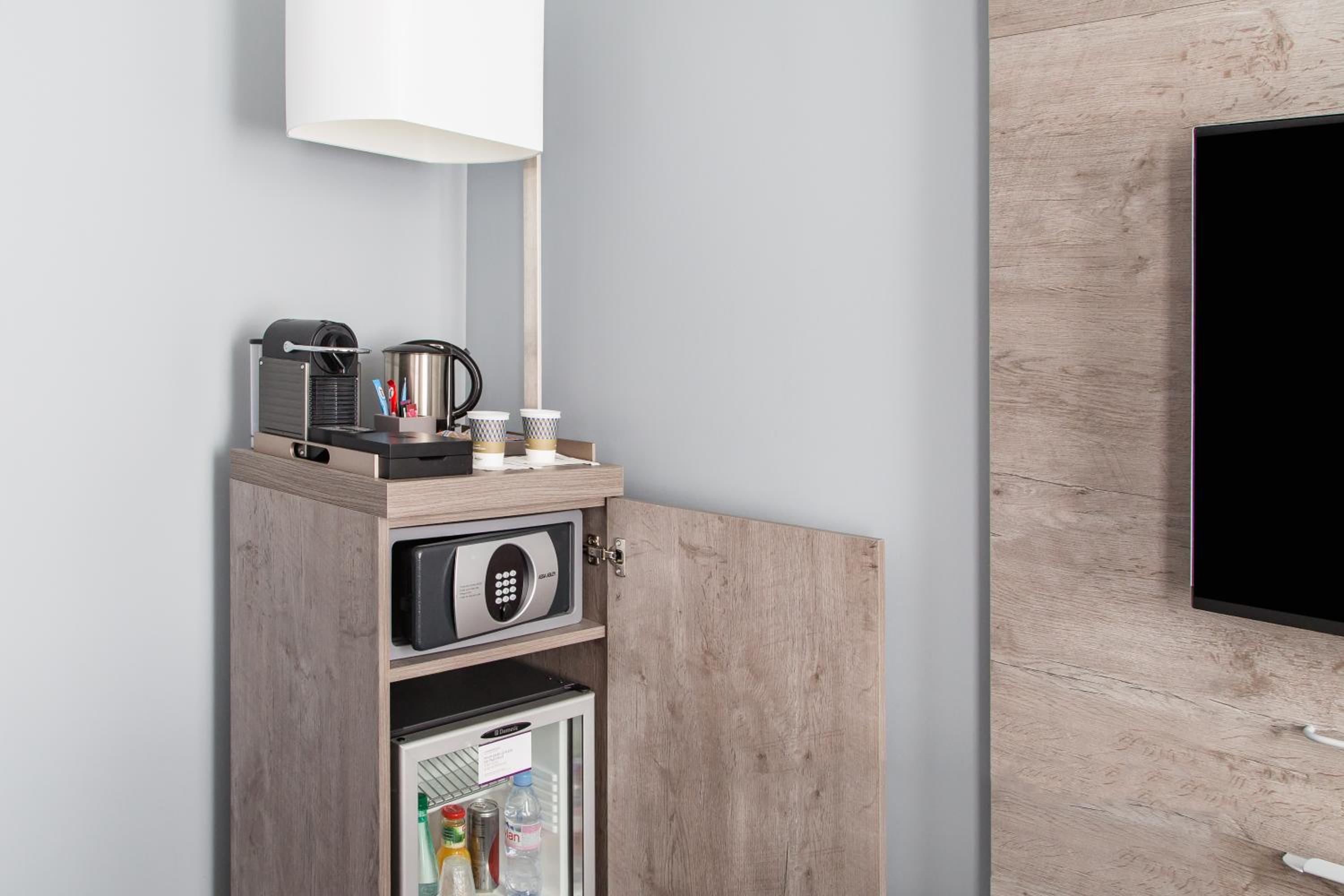 Privilege King Room with Sofa Bed