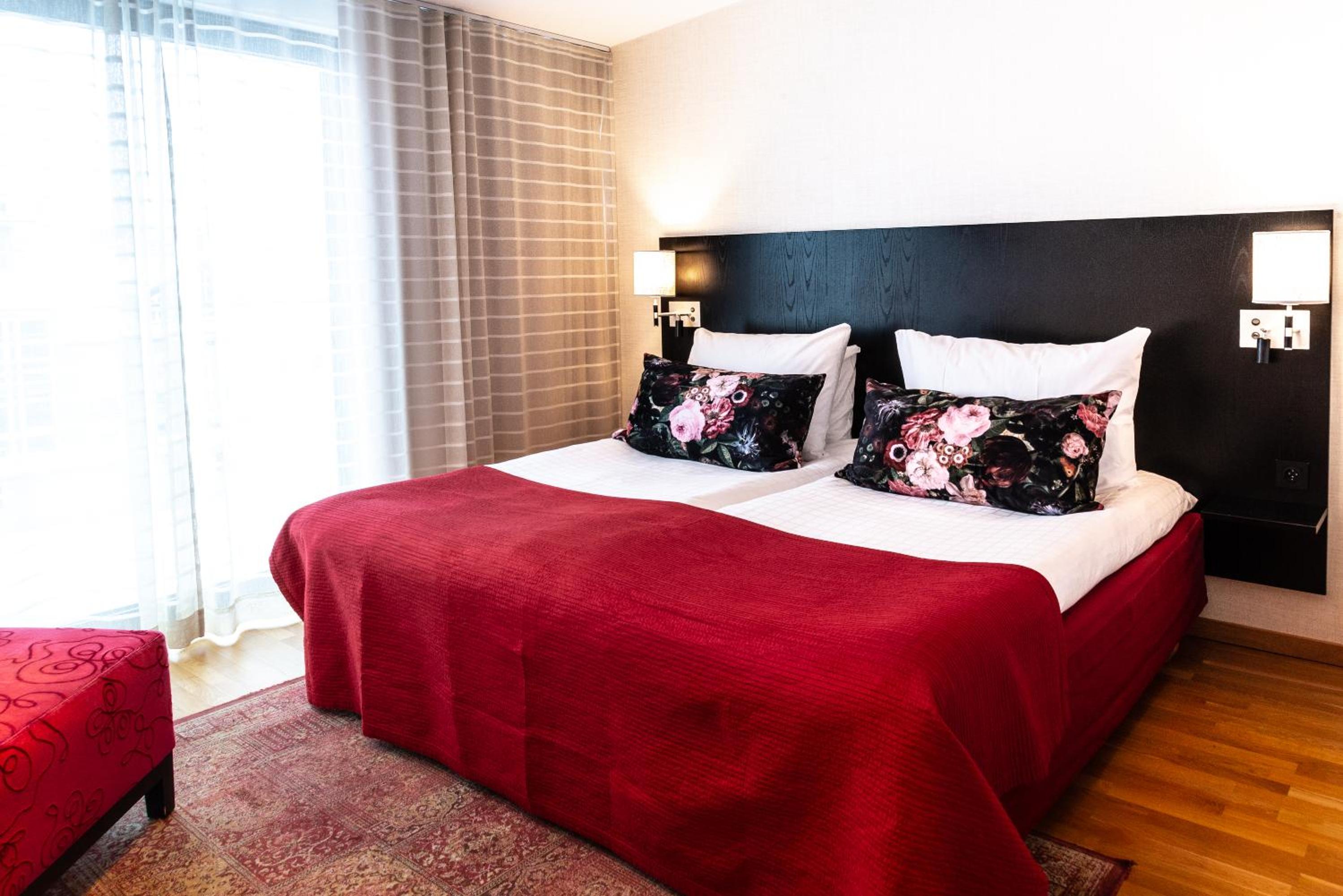 Executive Double Room with Terrace and City View