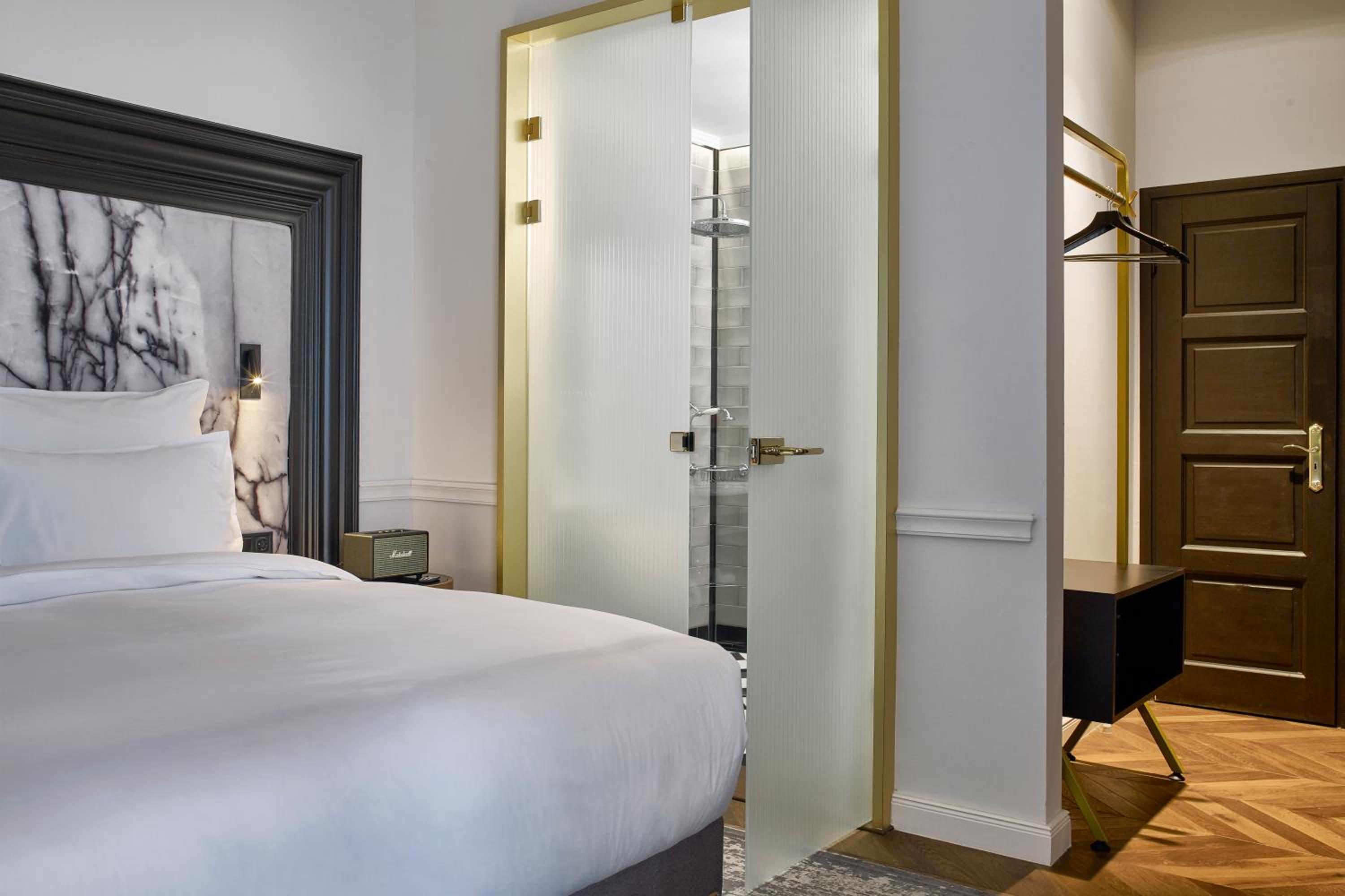 Superior Double Room with Courtyard View