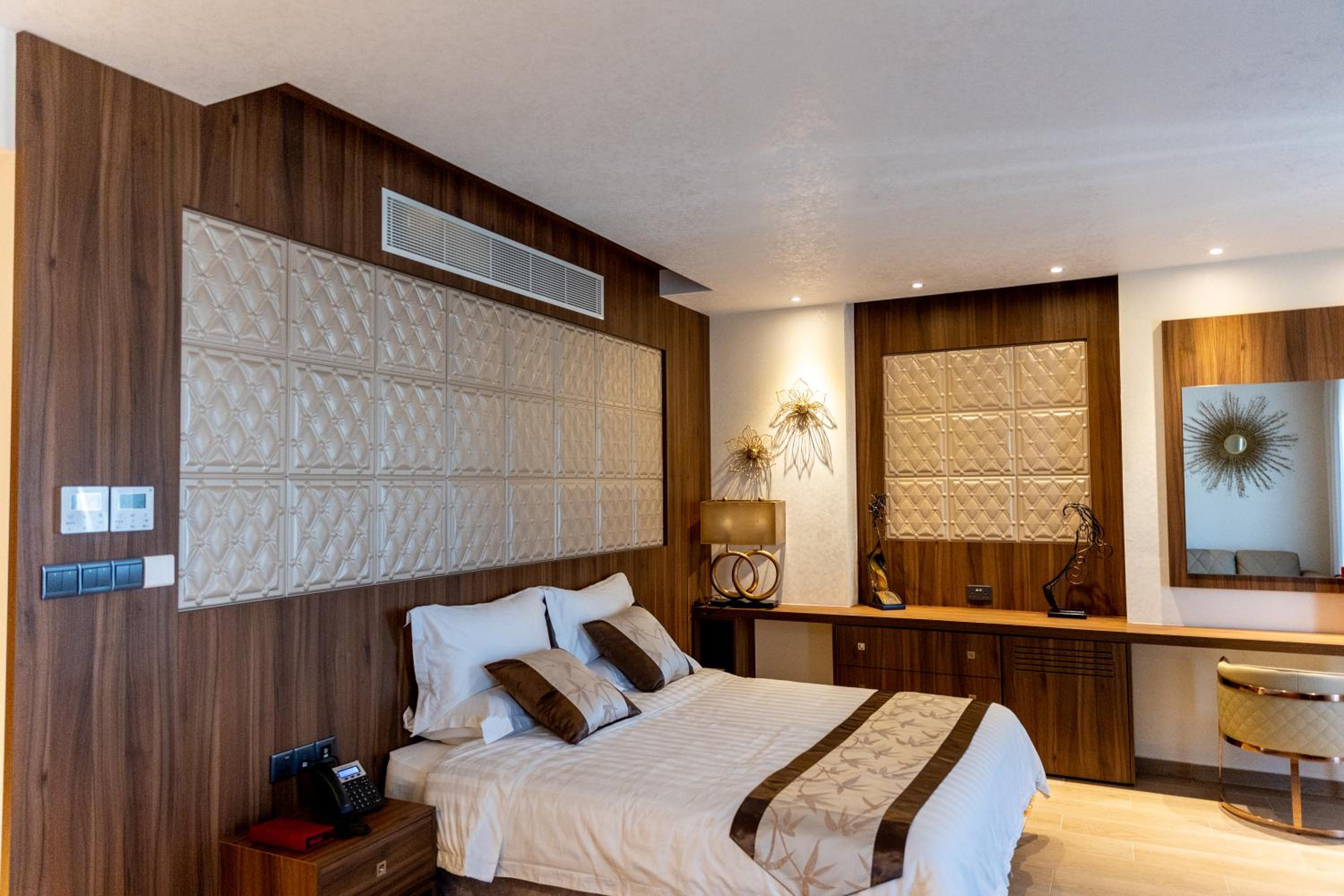 Basic Double Room No Balcony No Window View