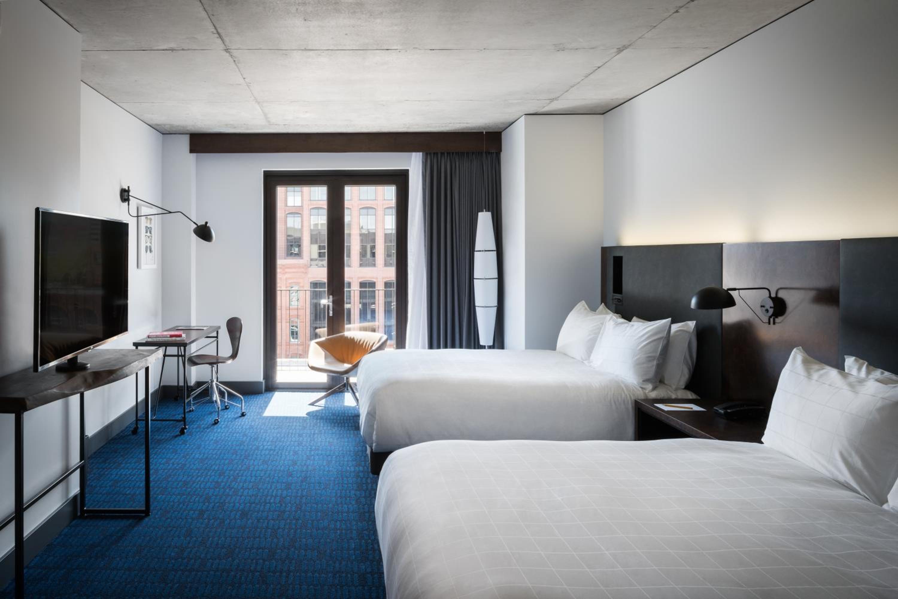 Deluxe Queen Room