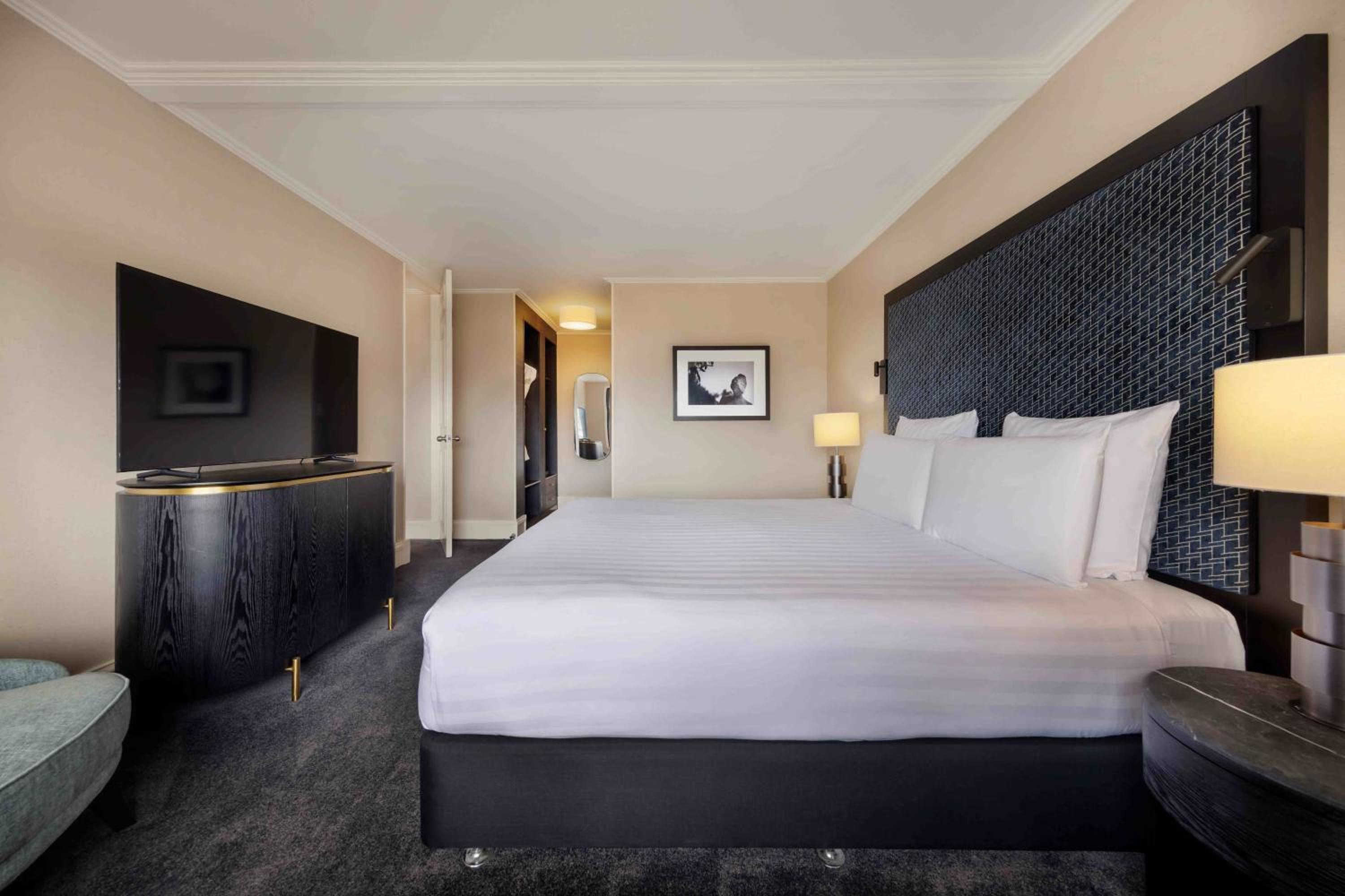 Junior King Suite
