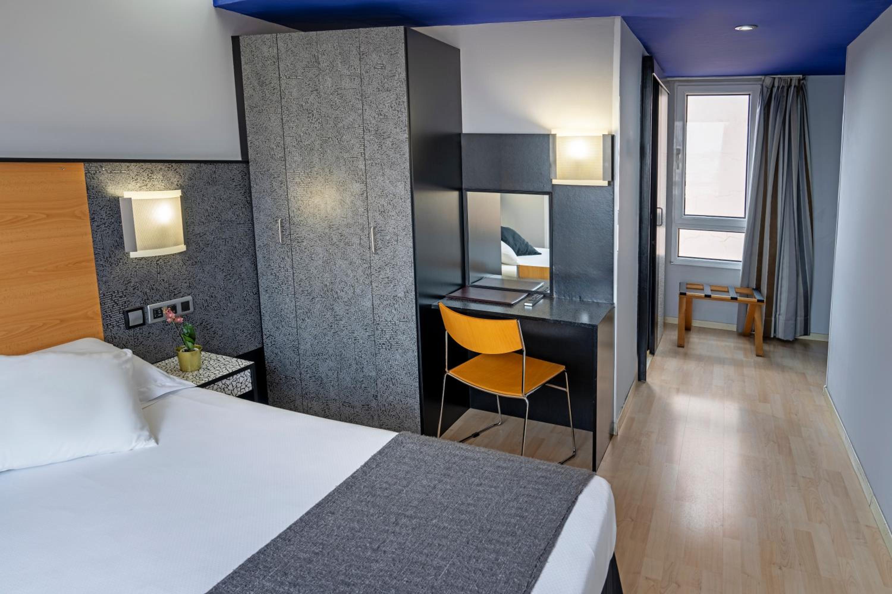 1 double bed