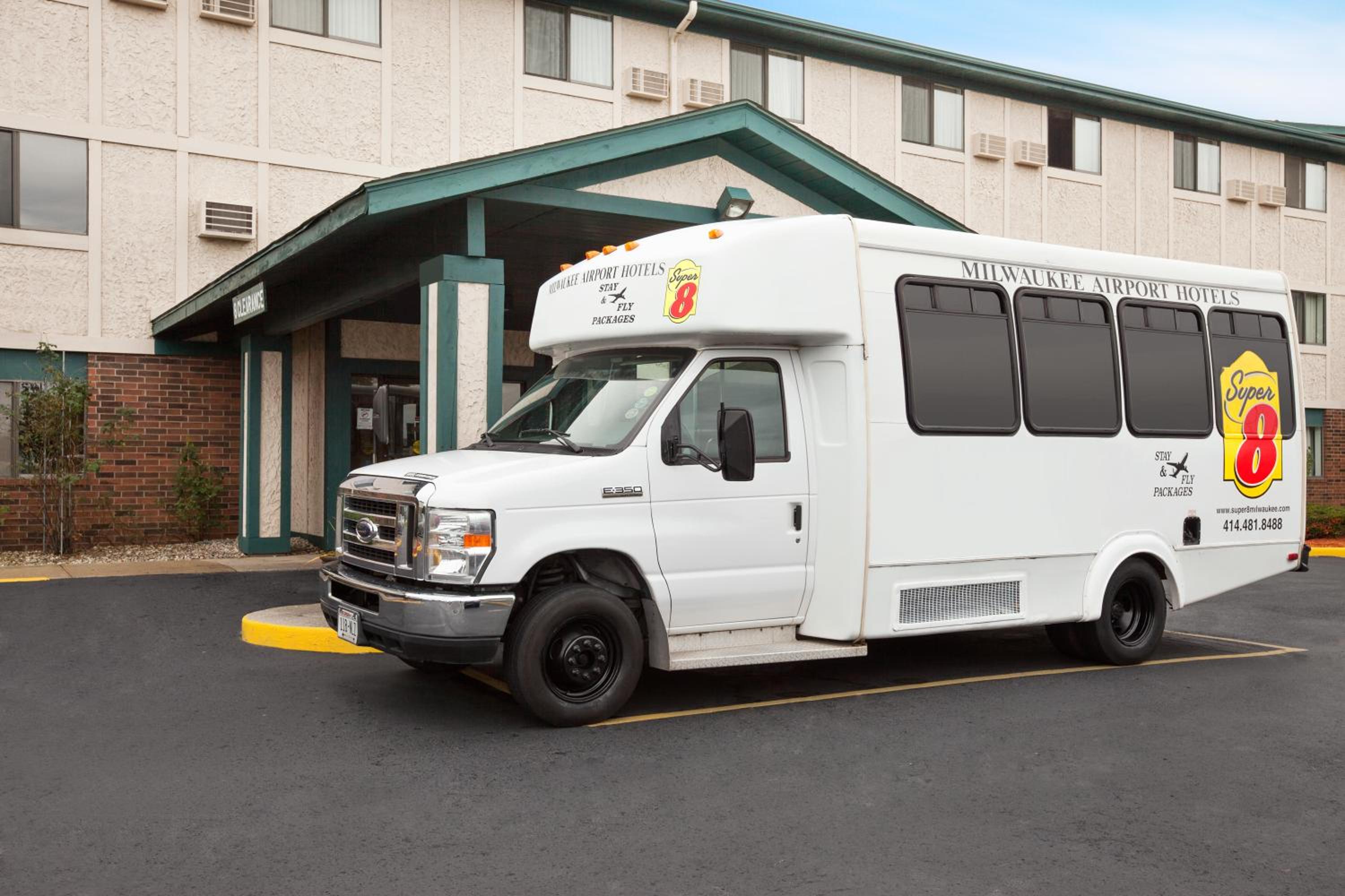 Queen Studio Suite - Non-Smoking