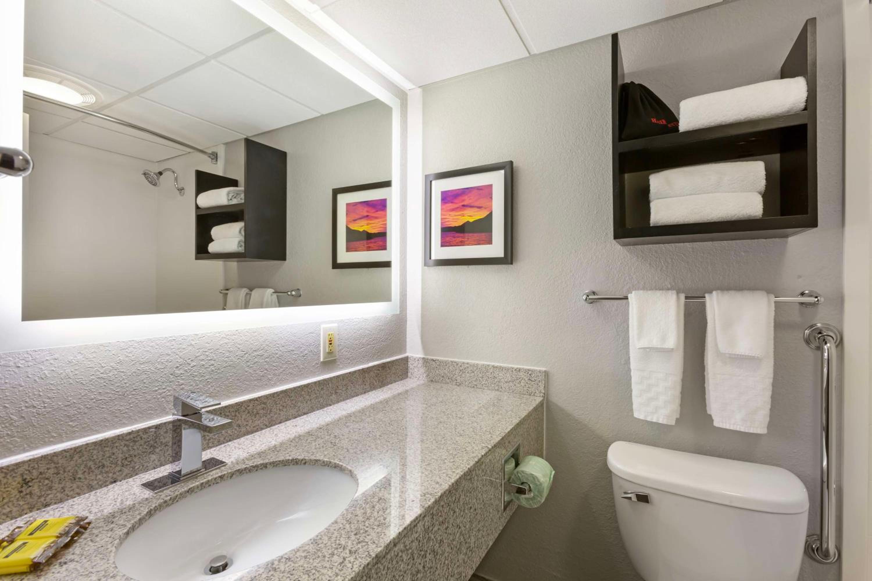 Corner Queen Room with Two Queen Beds