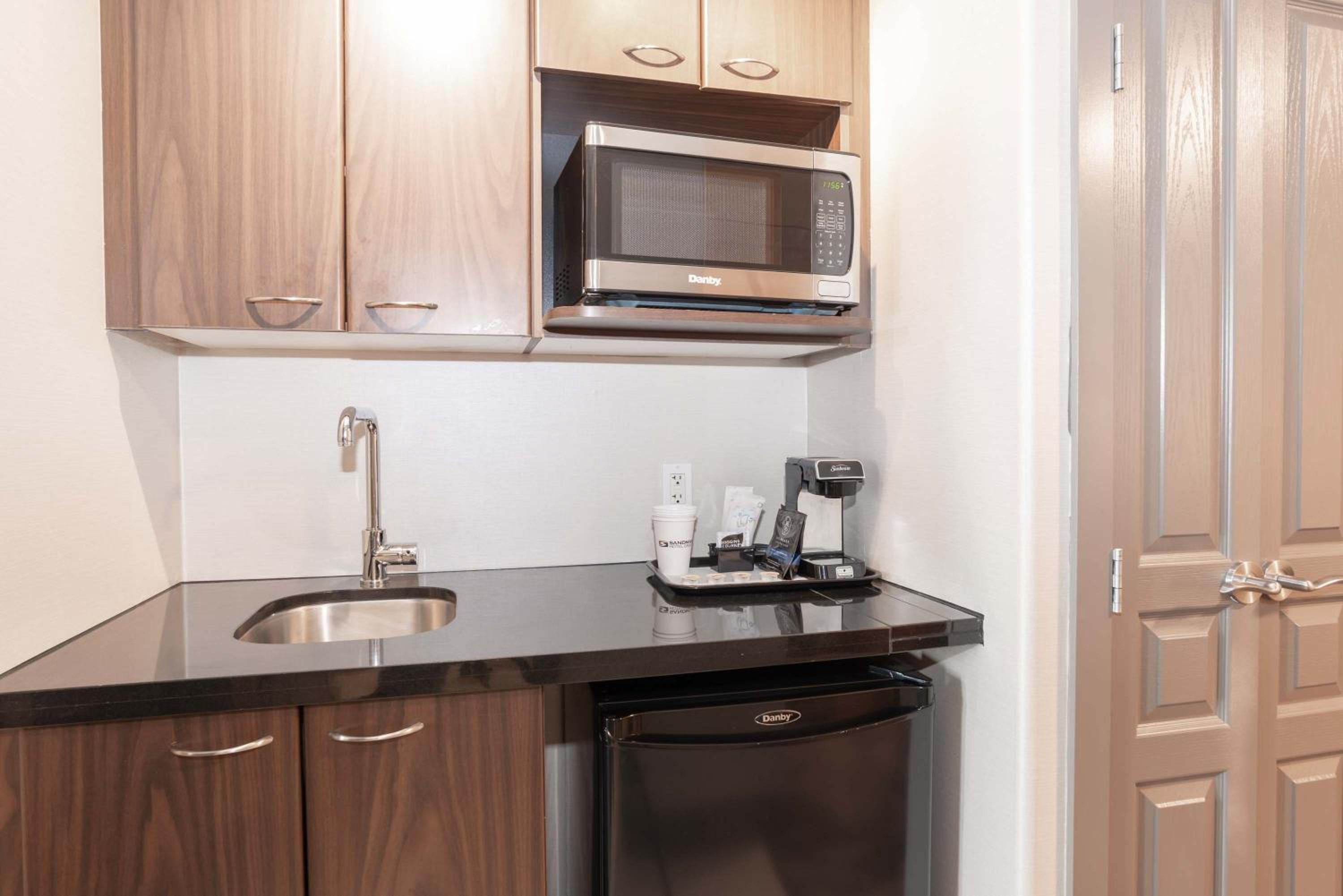 Standard Suite, 1 King Bed, Sofa Bed, Kitchenette