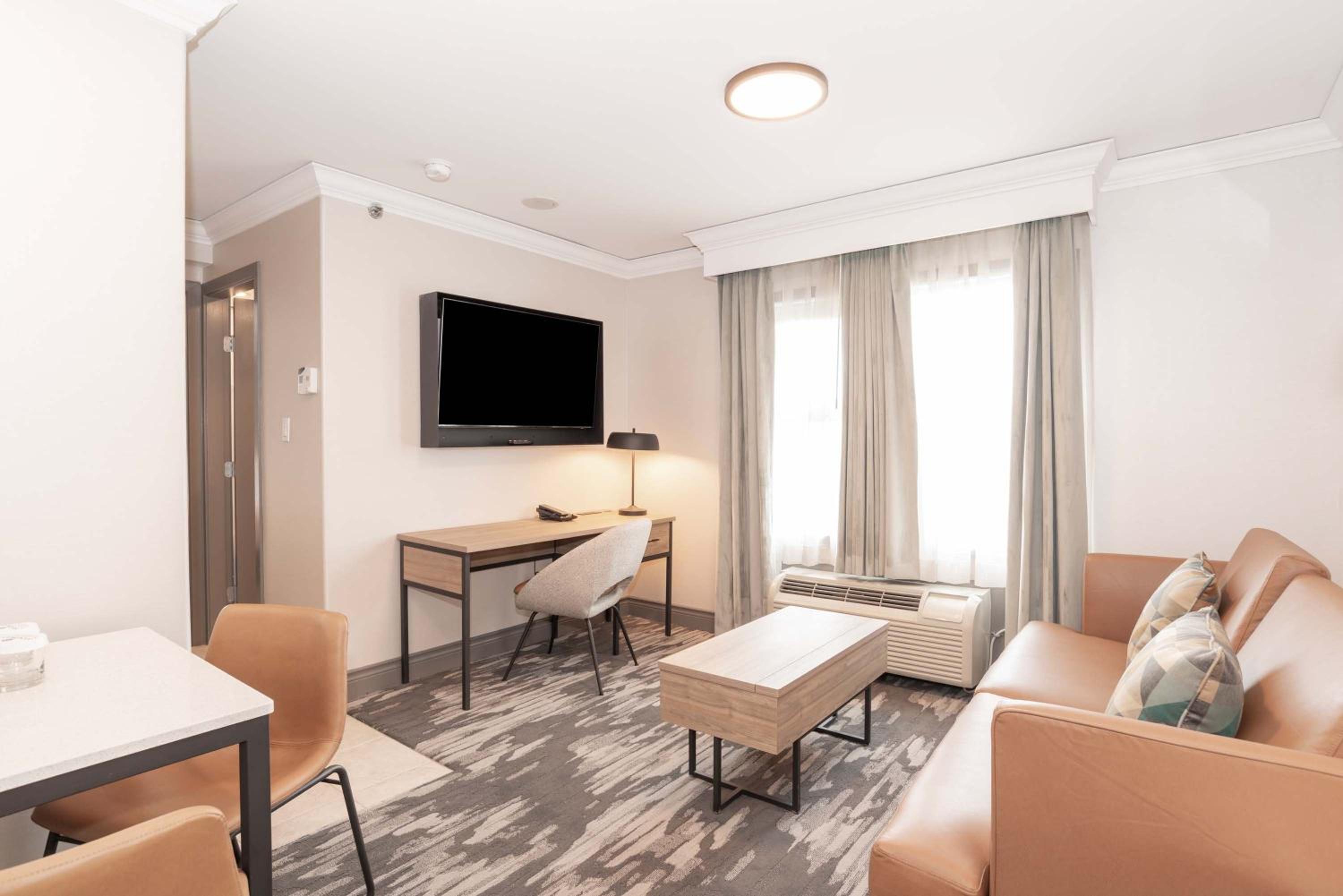 Standard Suite, 1 King Bed, Sofa Bed, Kitchenette