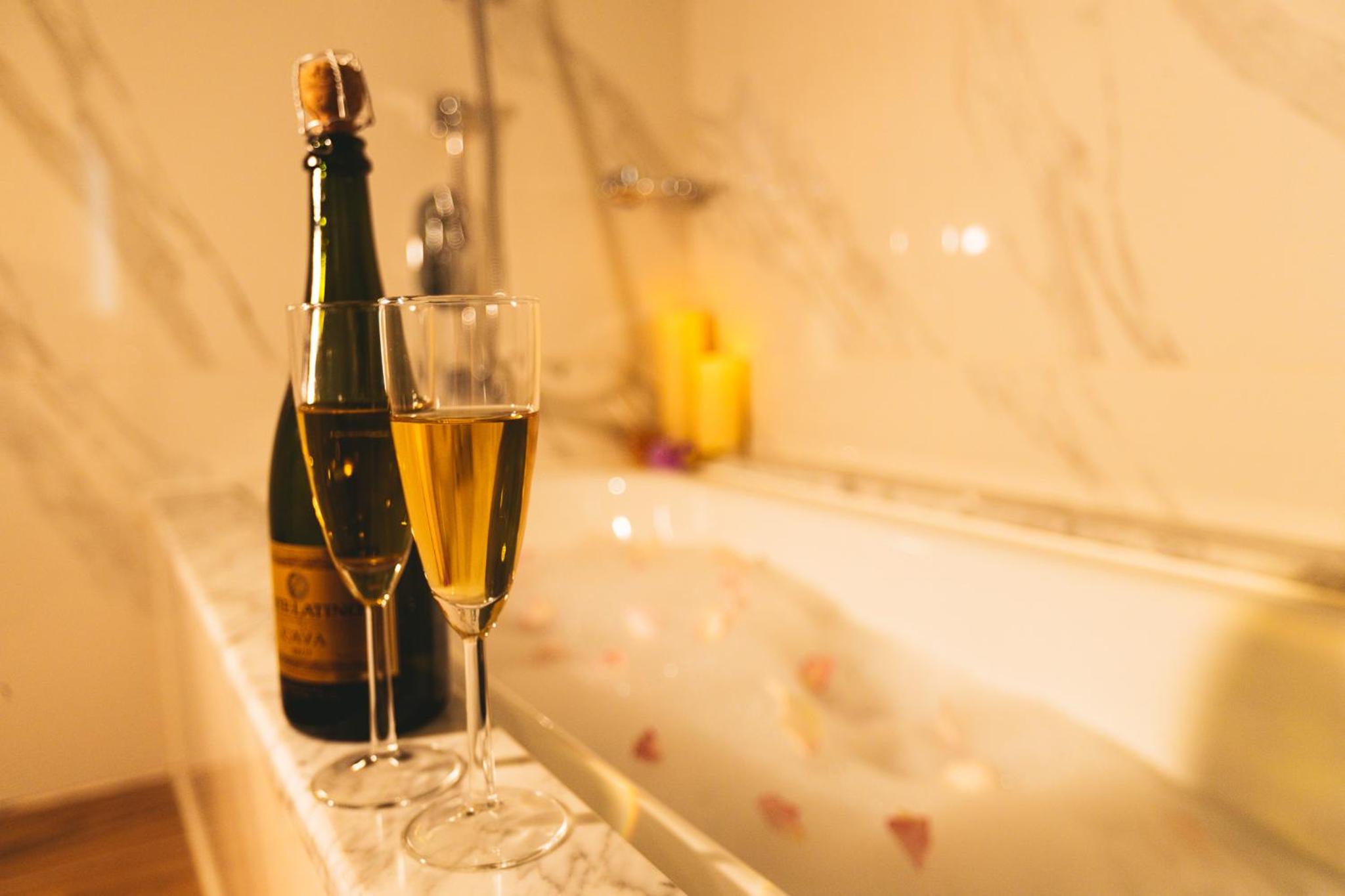 Premier Harbourview Suite