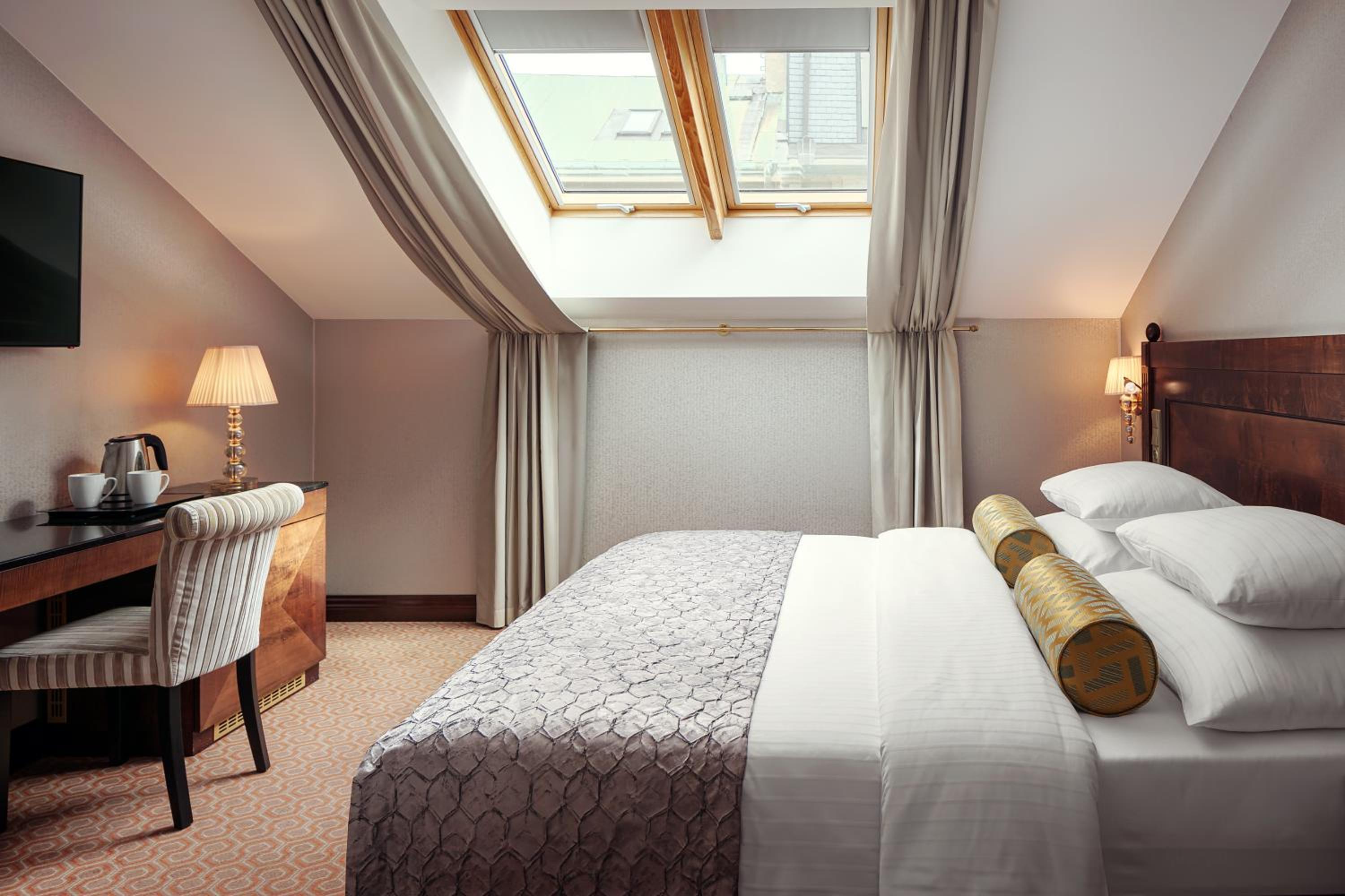 Deluxe Double or Twin Room