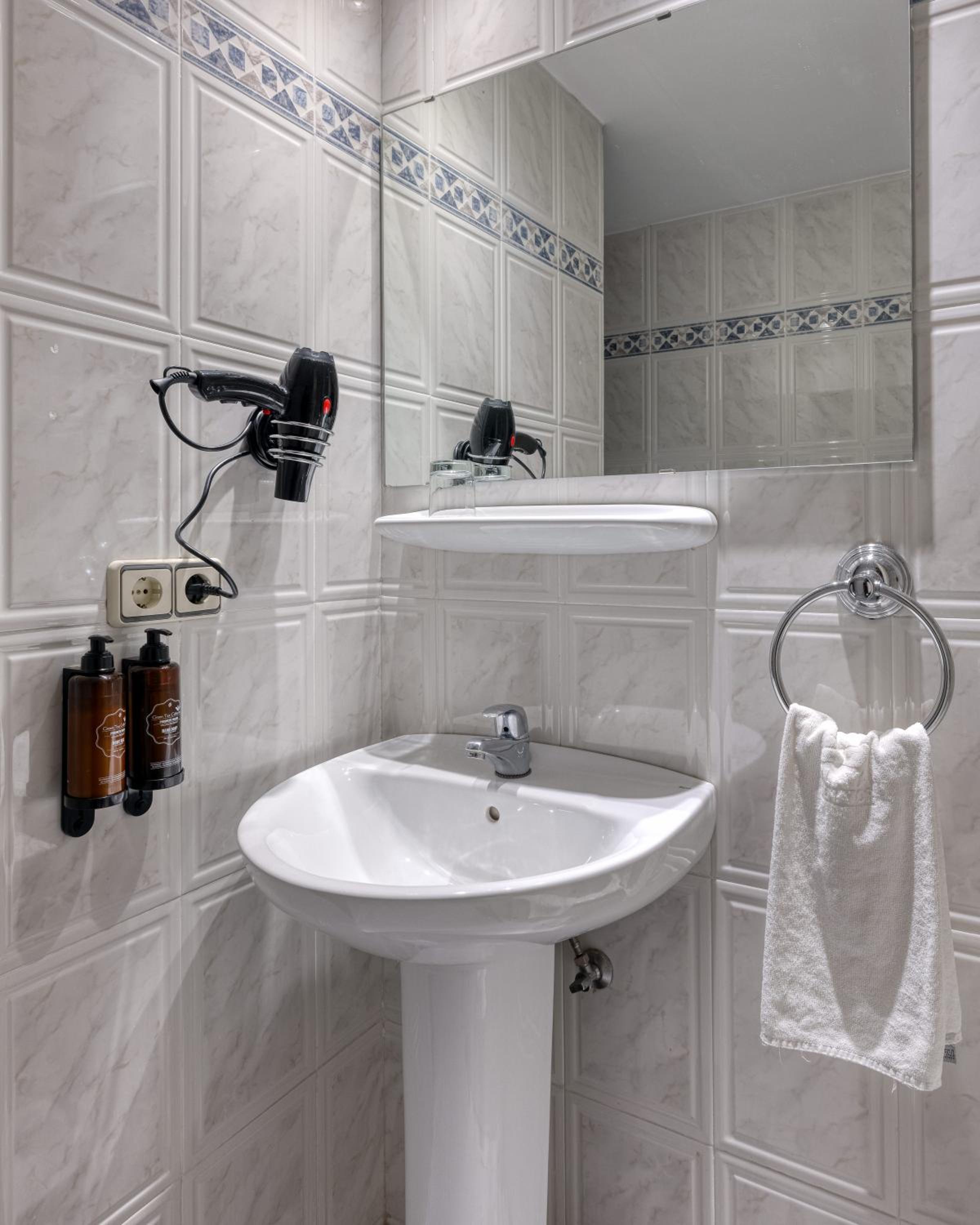 Double Room For Single Use