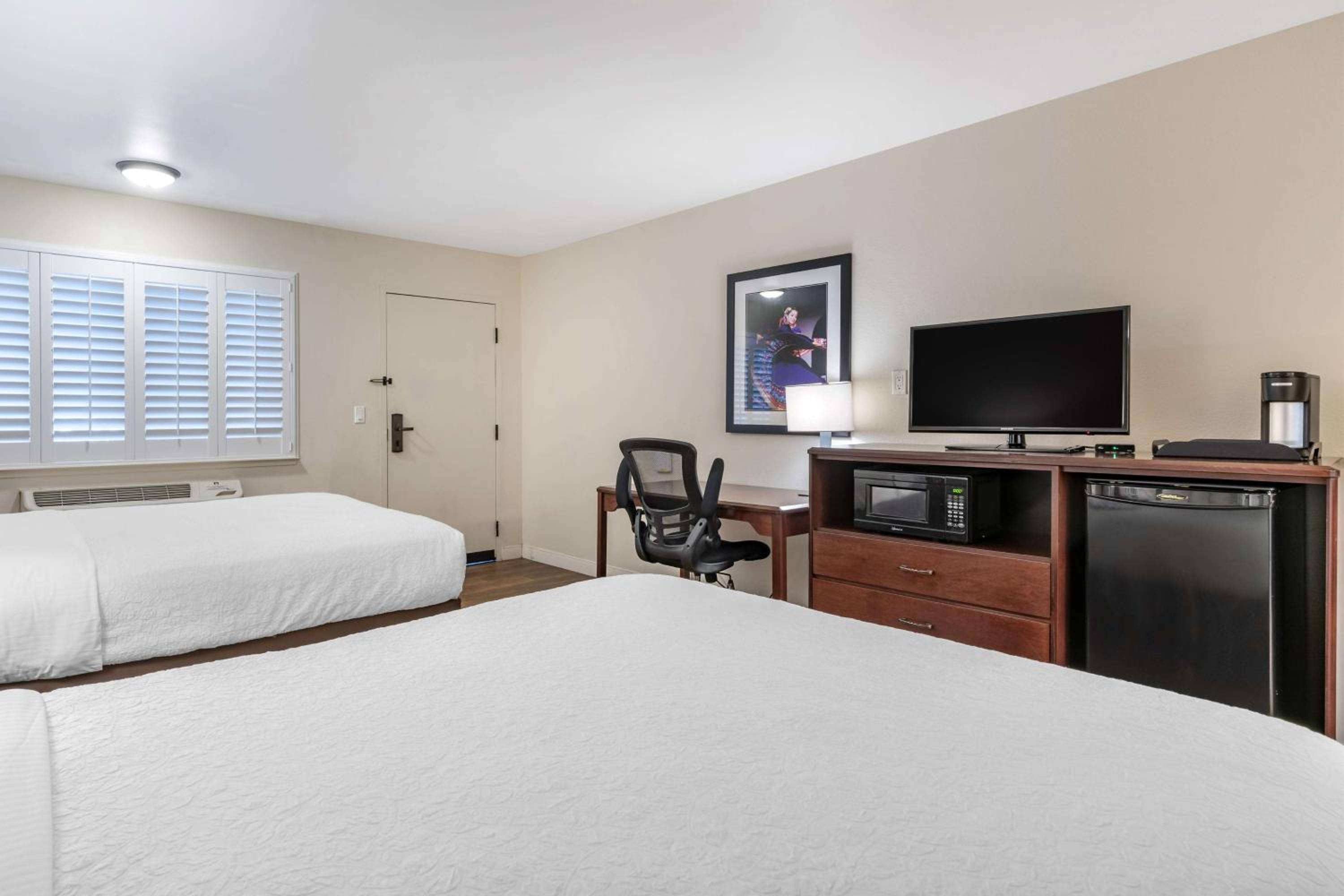 Queen Room with Two Queen Beds - Non-Smoking