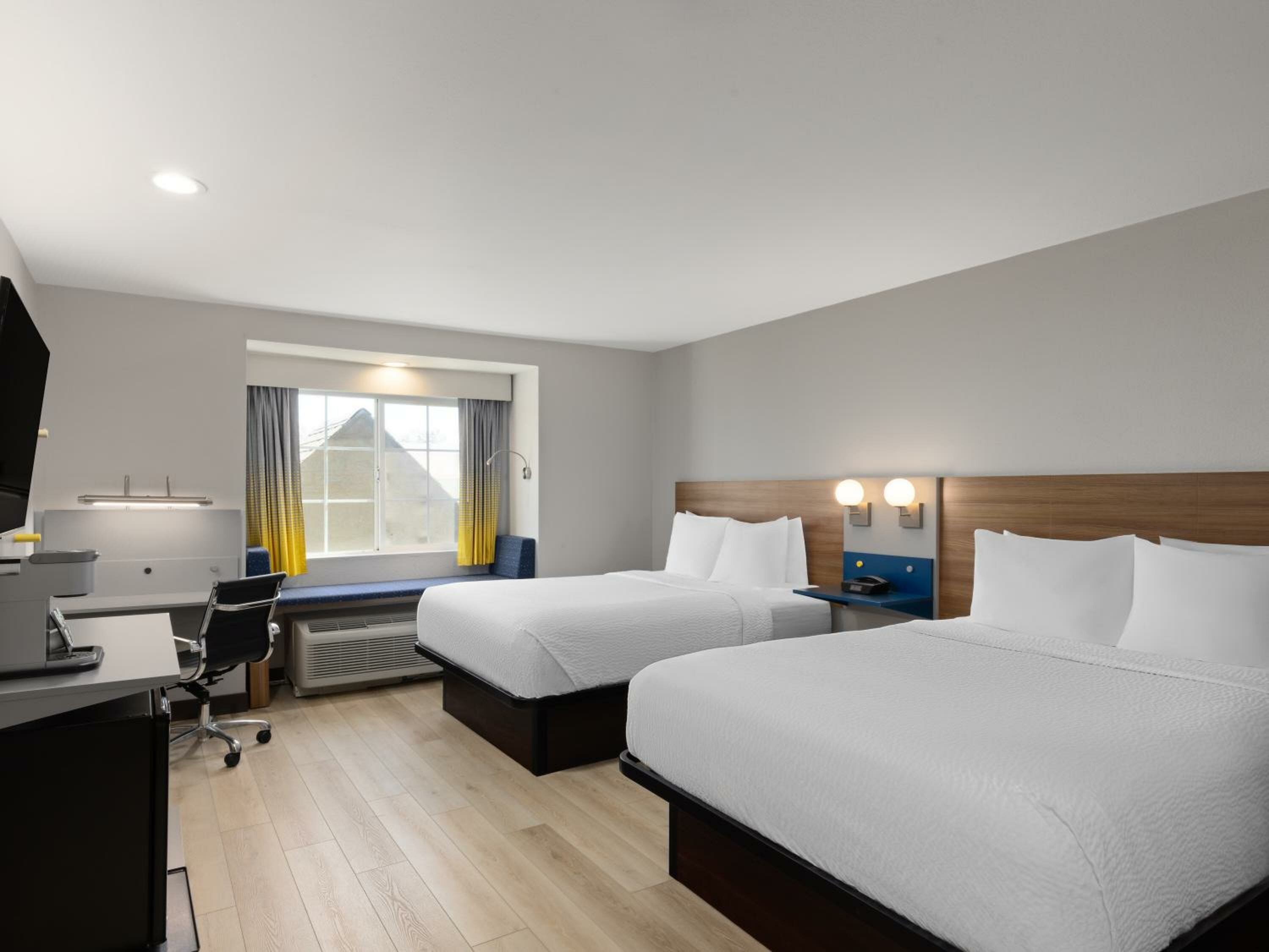 Queen Room with Two Queen Beds - Non-Smoking