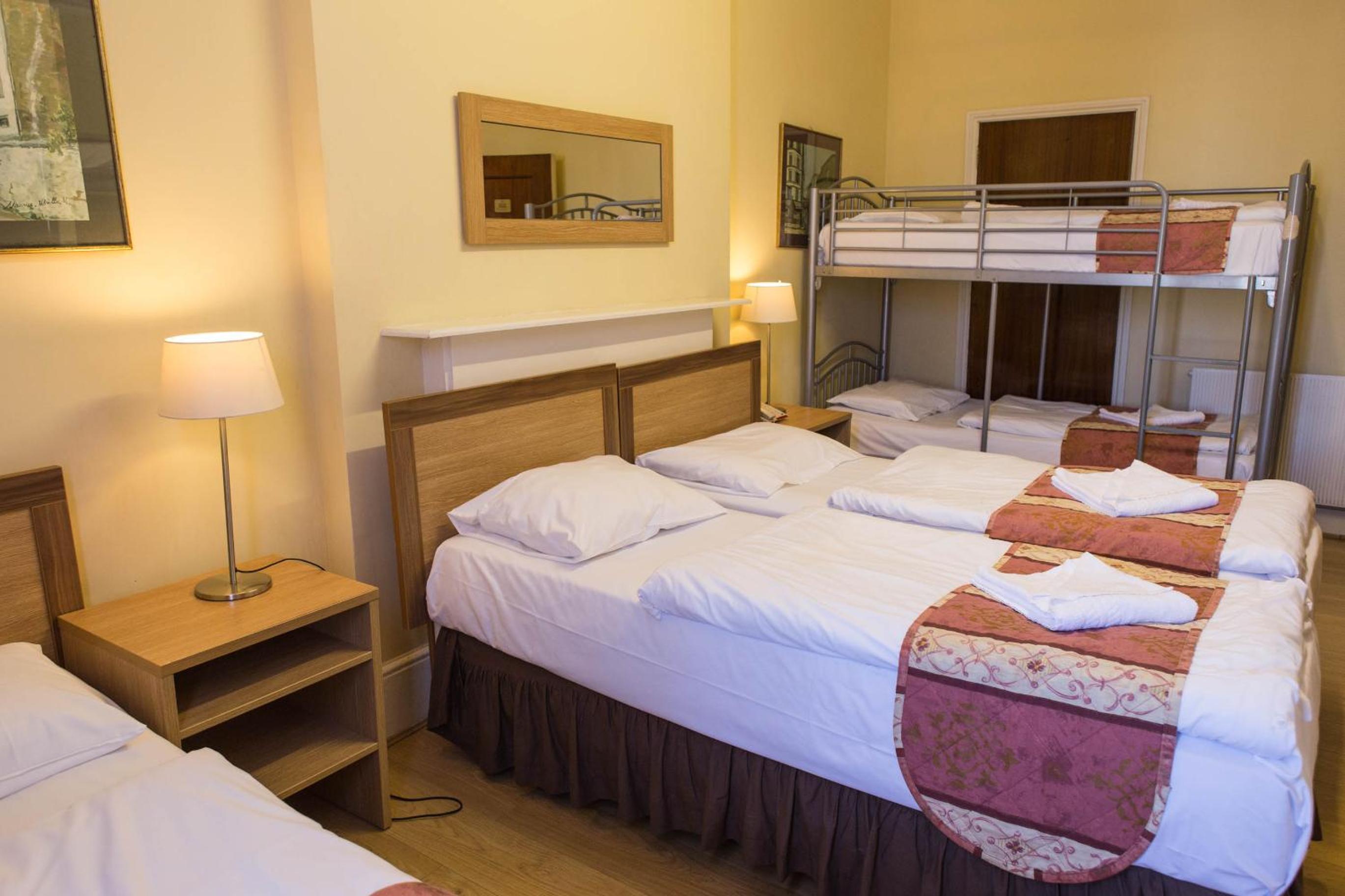 Family Room (2 Adults + 3 Children)