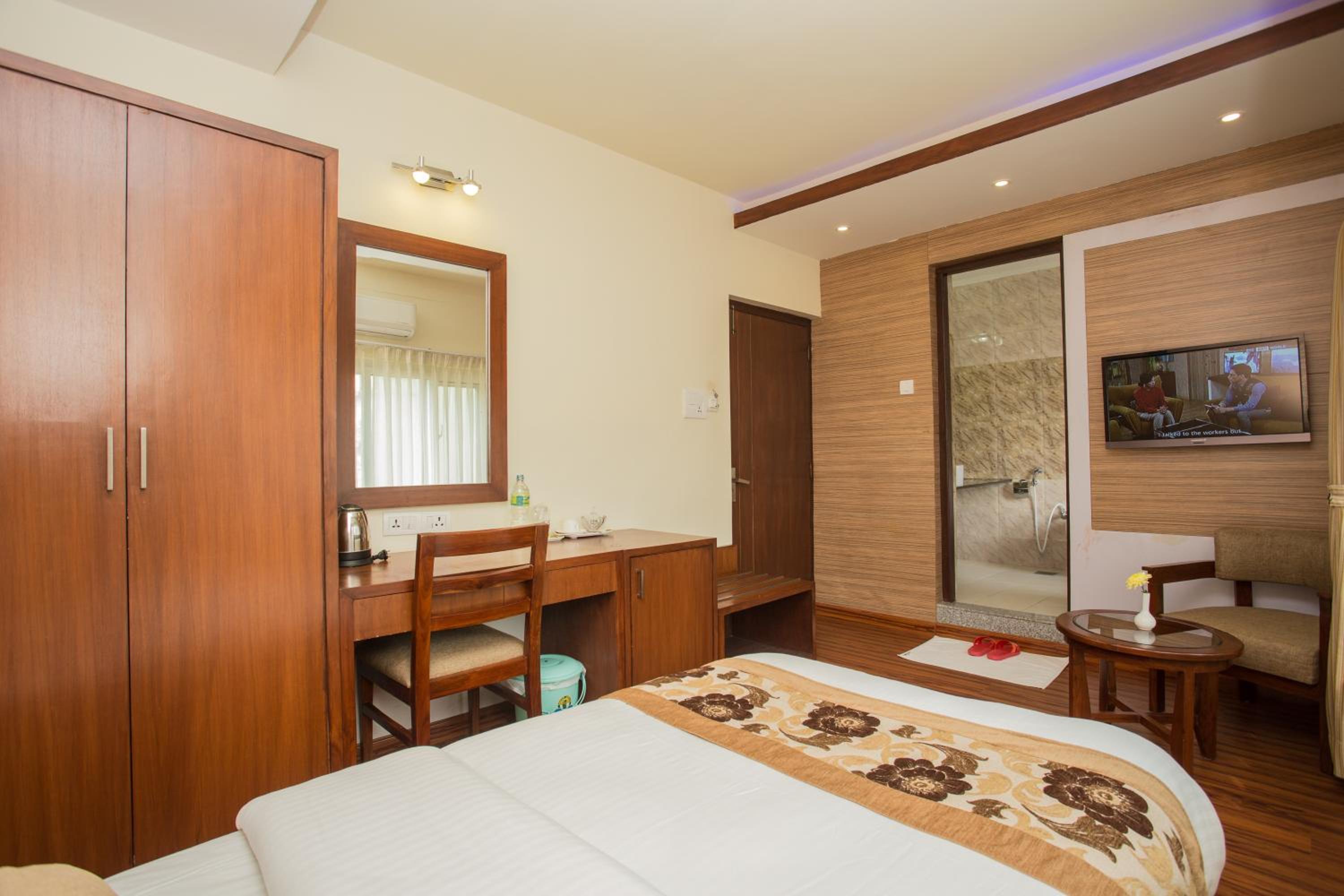 Deluxe Single Room With Free Airport Pickup