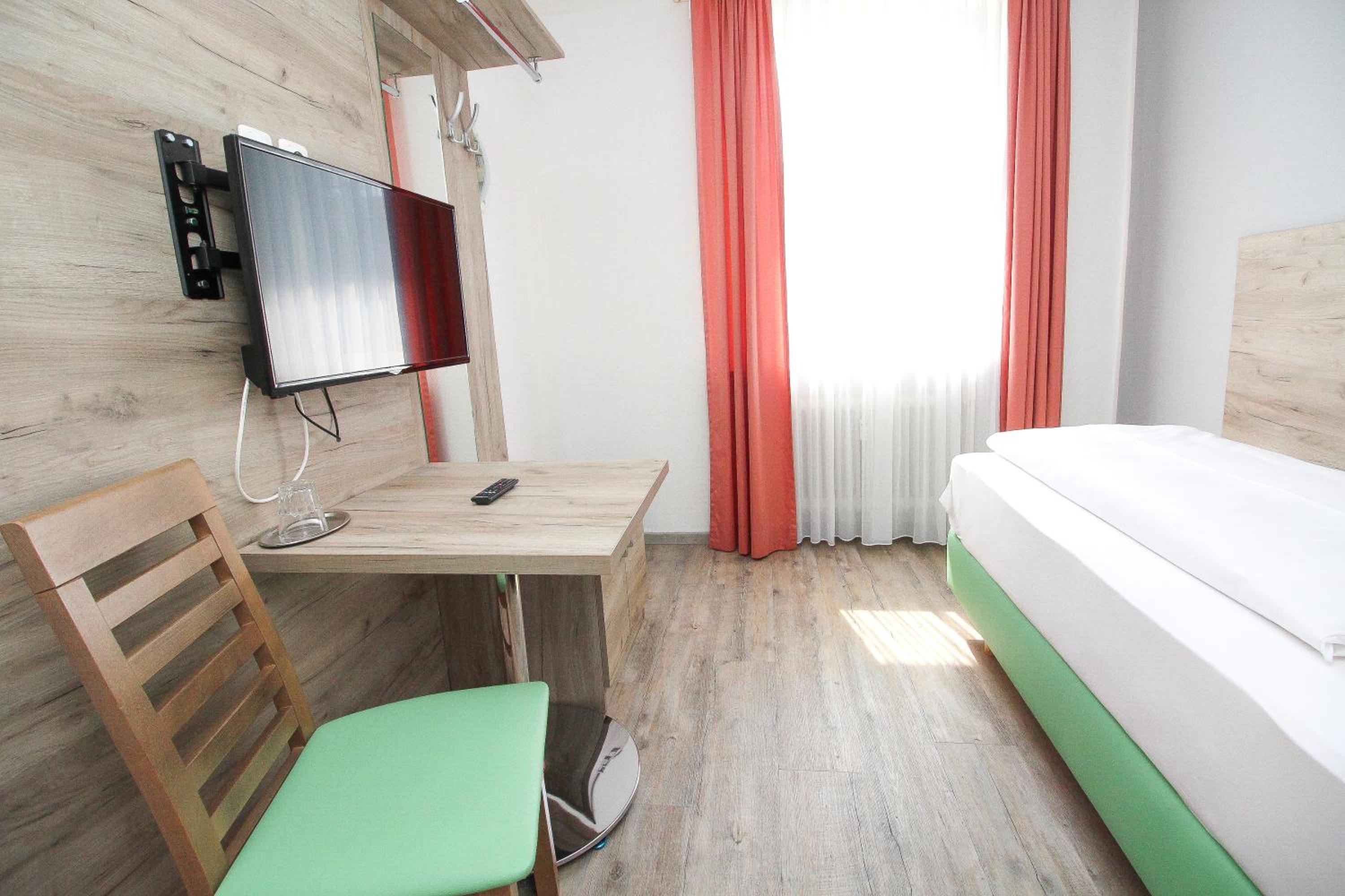 Comfort Single Room with Private Bathroom