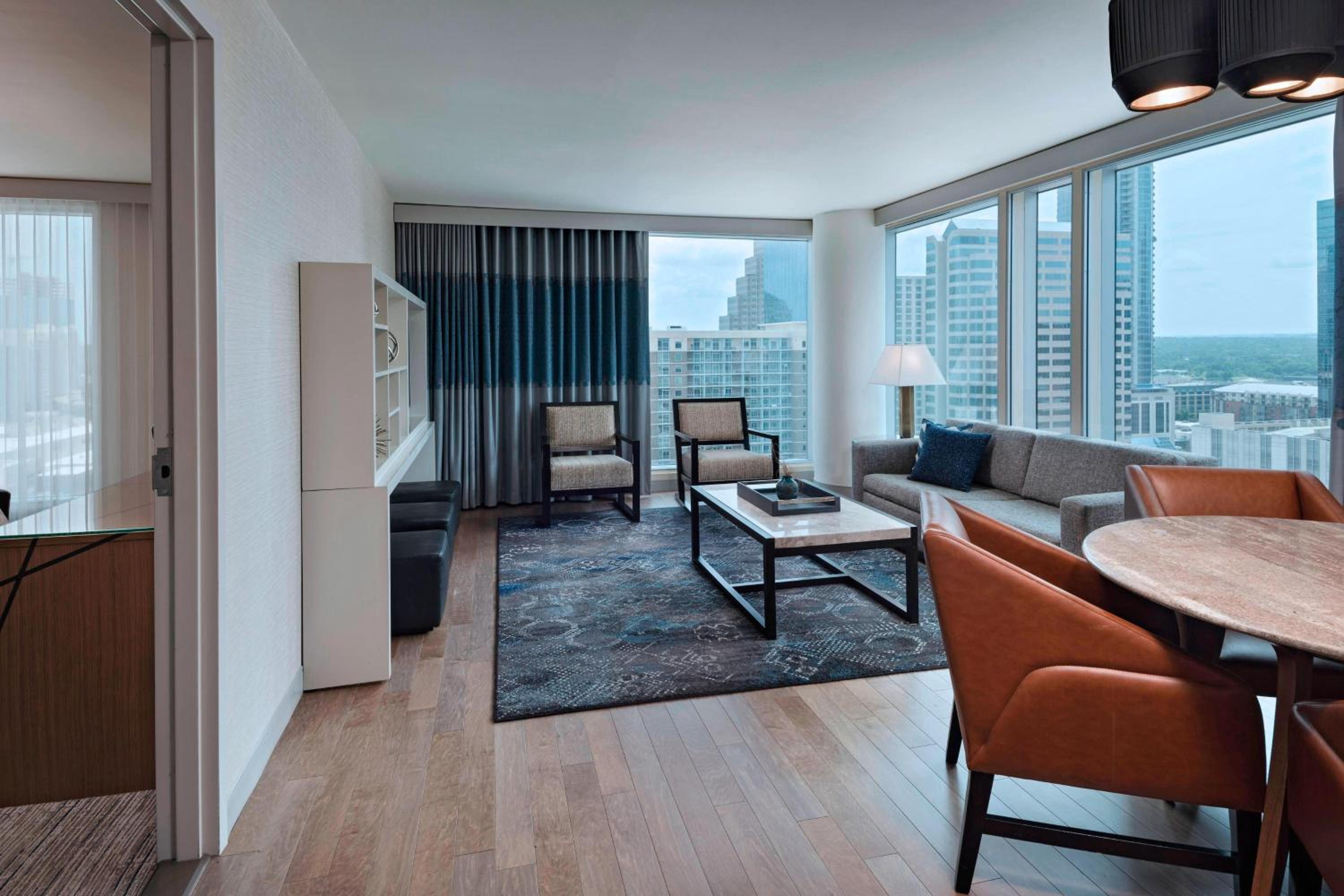 One-Bedroom Corner King Suite