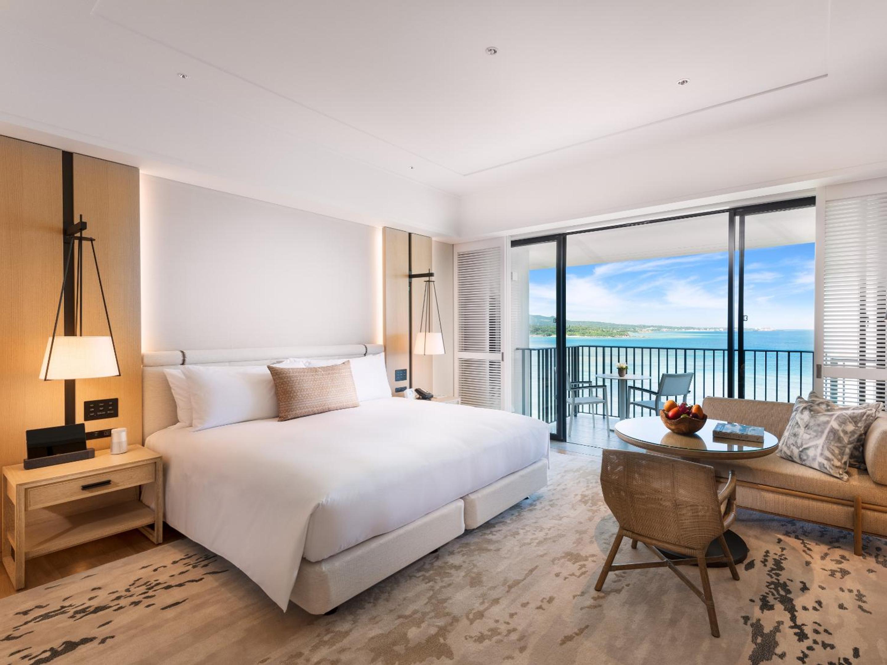Premier Club Ocean Front King with Lounge Access