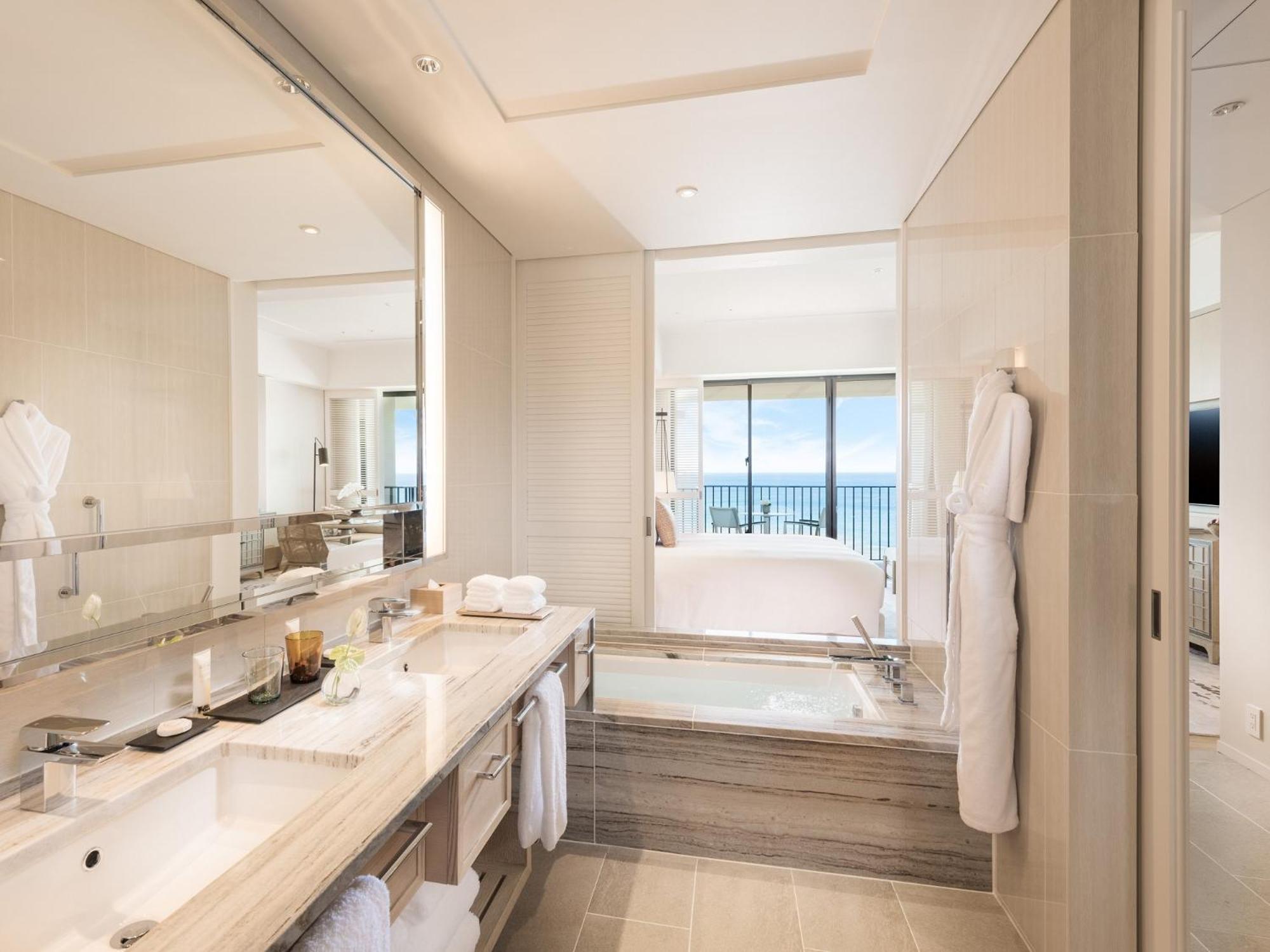 Premier Club Ocean Front King with Lounge Access