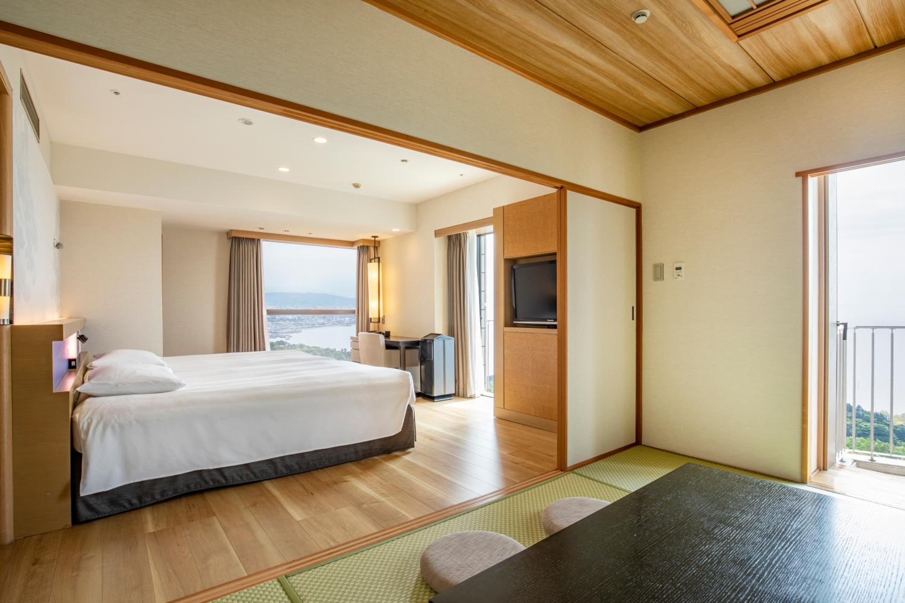 Japanese Corner Suite